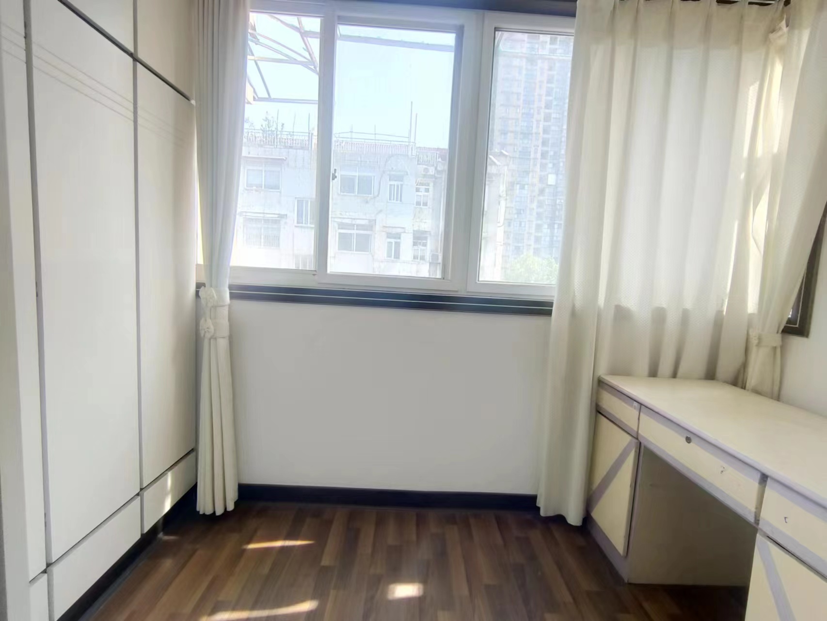 钻石家园  4室2厅2卫   37.80万 钻石家园  4室2厅2卫   37.80万室内图