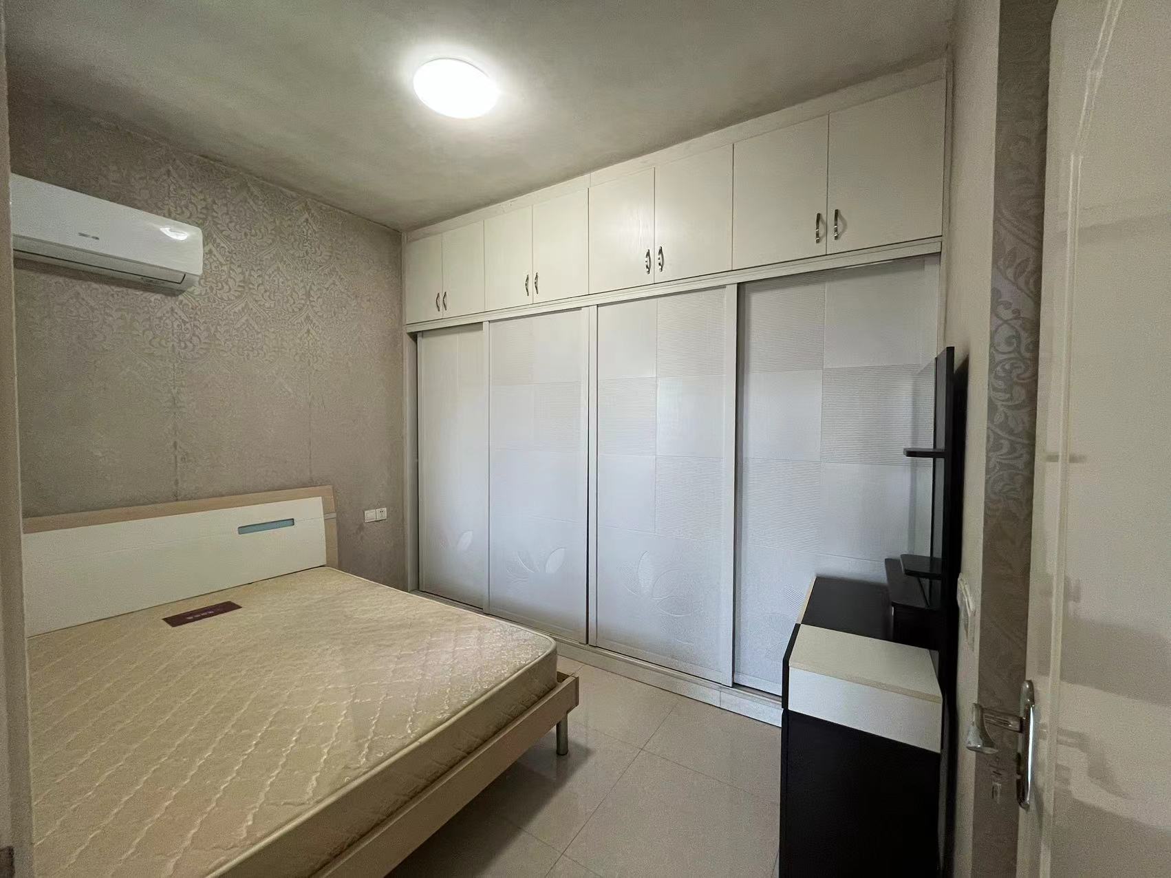 泰山公馆  3室1厅1卫    82.0万 泰山公馆  3室1厅1卫    82.0万室内图