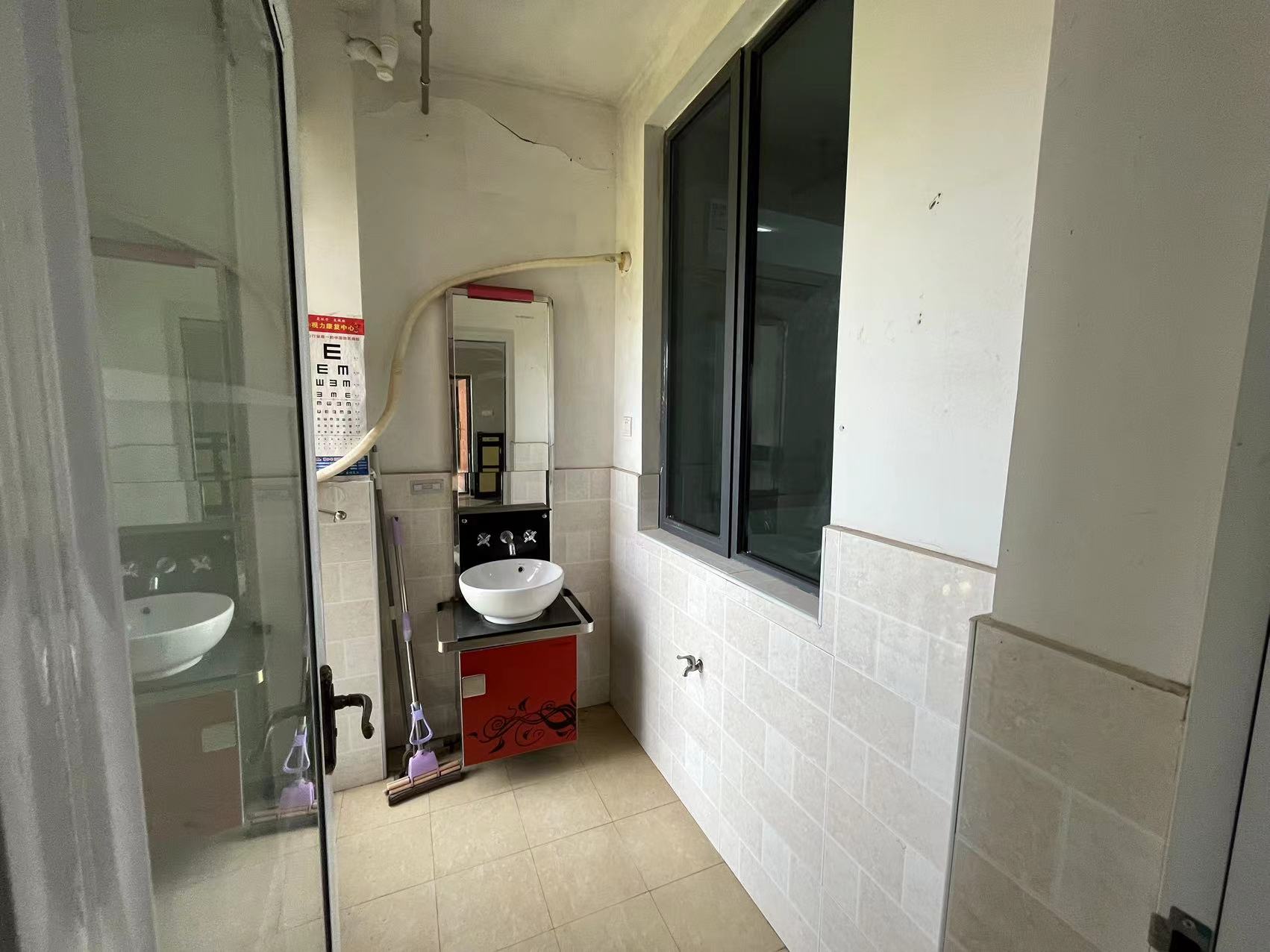 泰山公馆  3室1厅1卫    82.0万 泰山公馆  3室1厅1卫    82.0万室内图