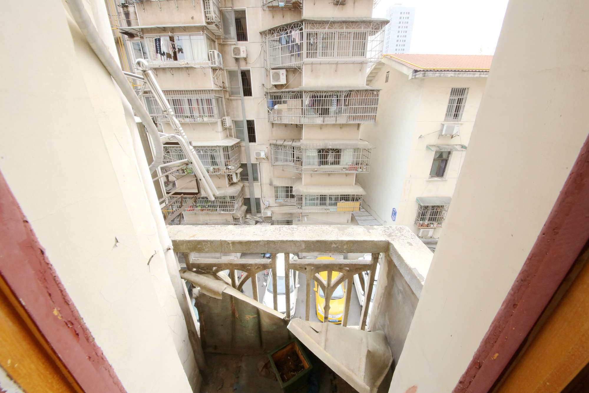 四村街社区  2室1厅1卫   42.00万阳台