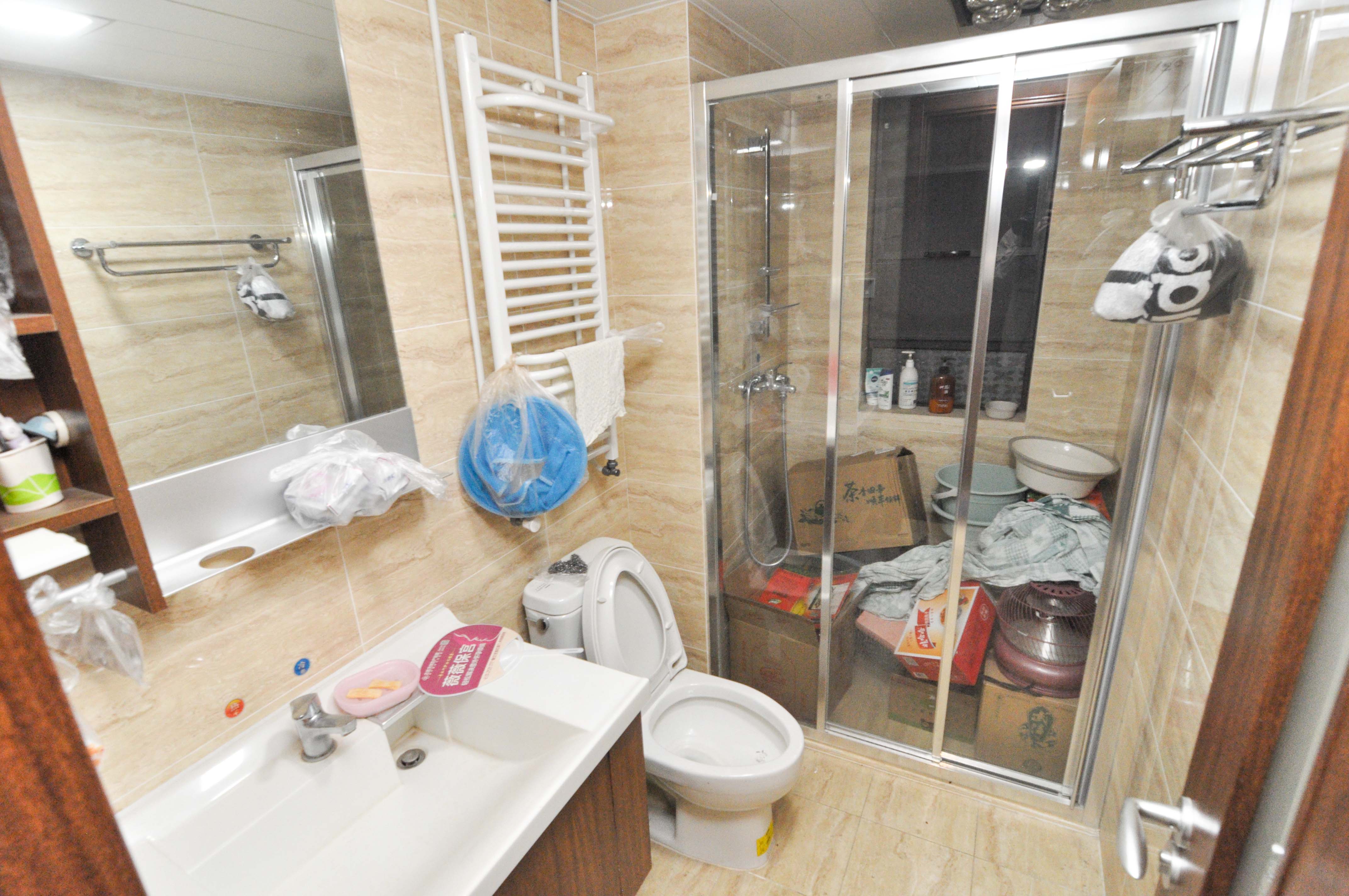 万科里梅溪郡  4室2厅2卫    299.8万卫生间