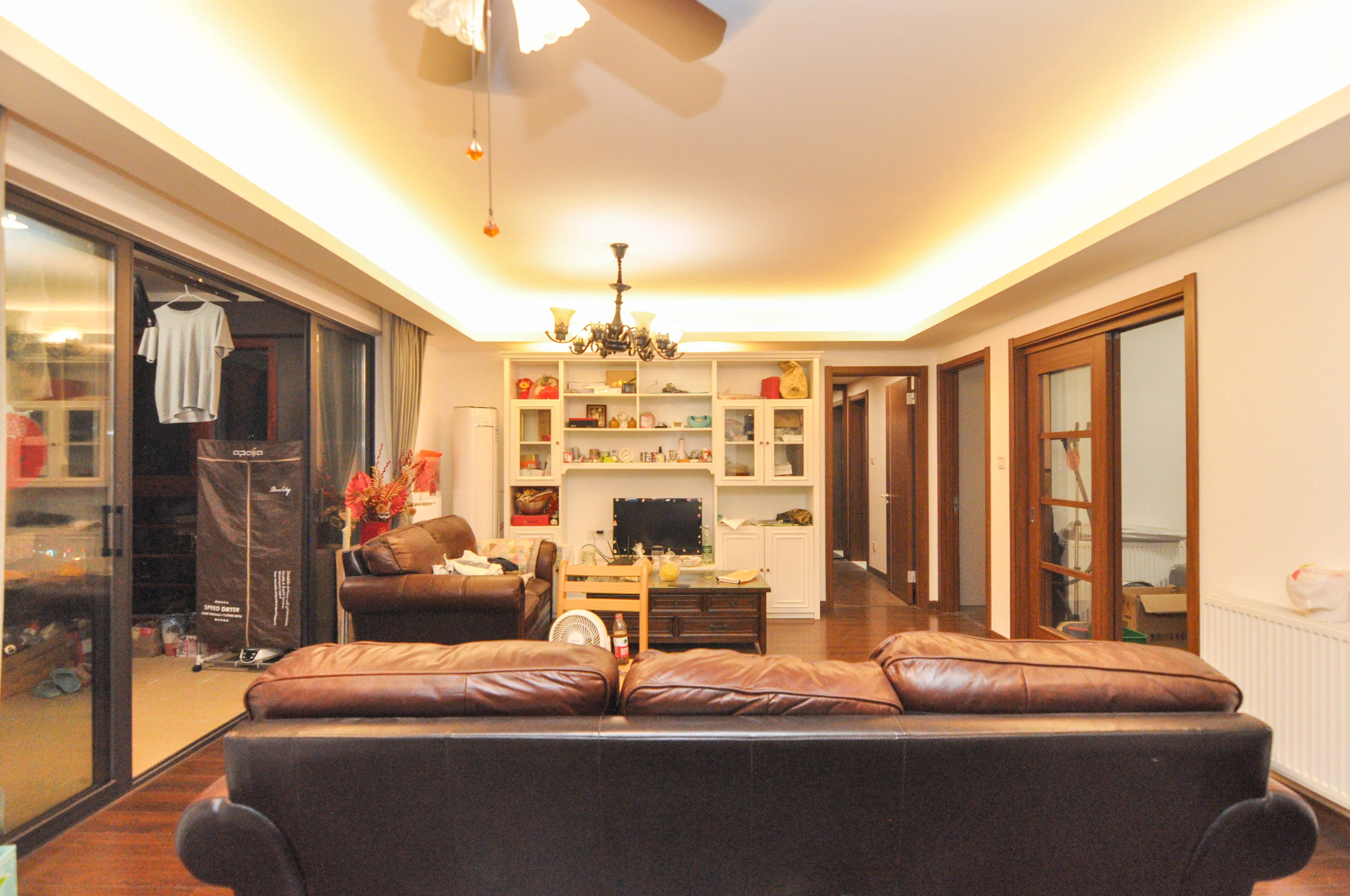 万科里梅溪郡  4室2厅2卫    299.8万客厅