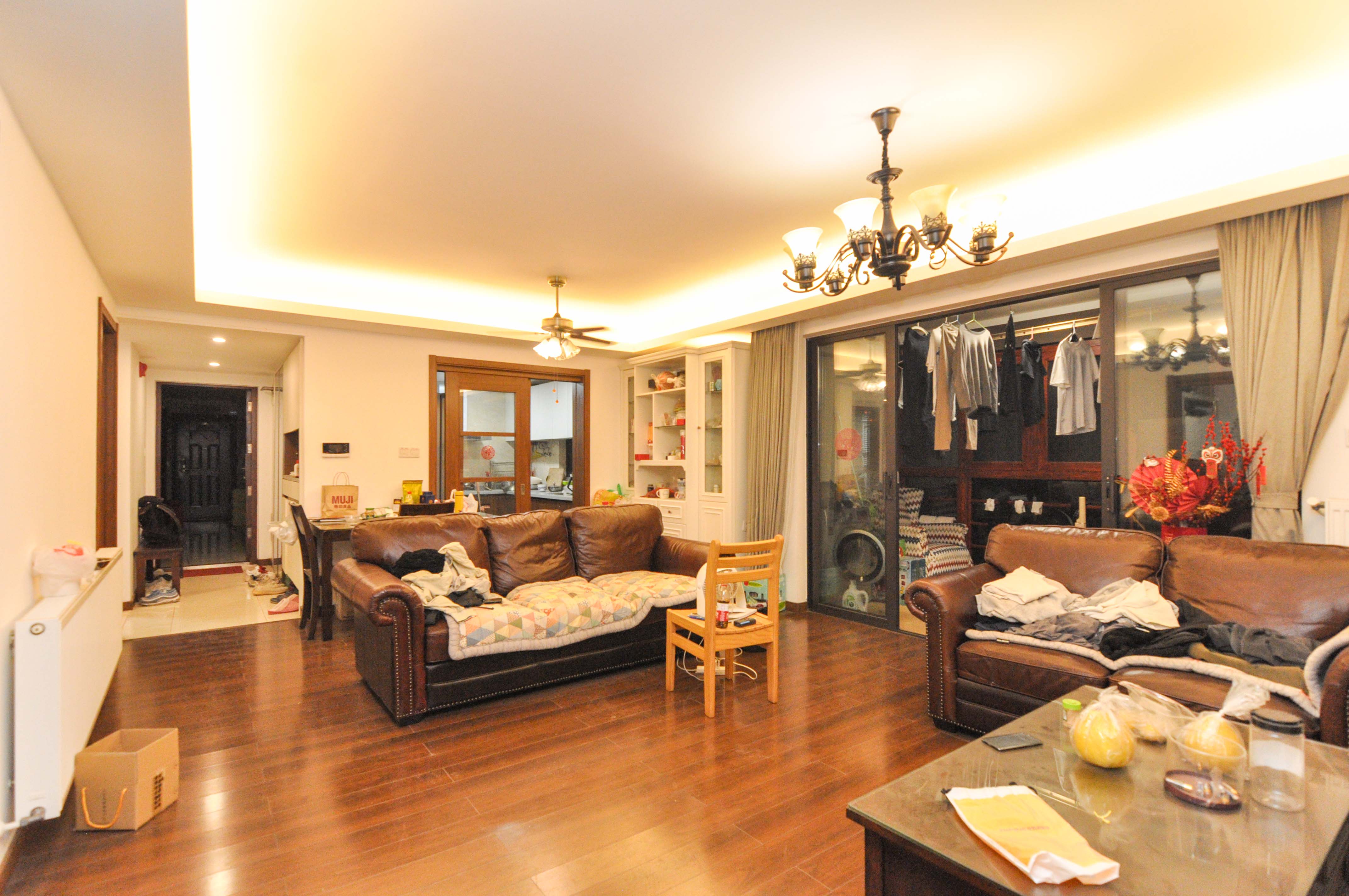 万科里梅溪郡  4室2厅2卫    299.8万客厅