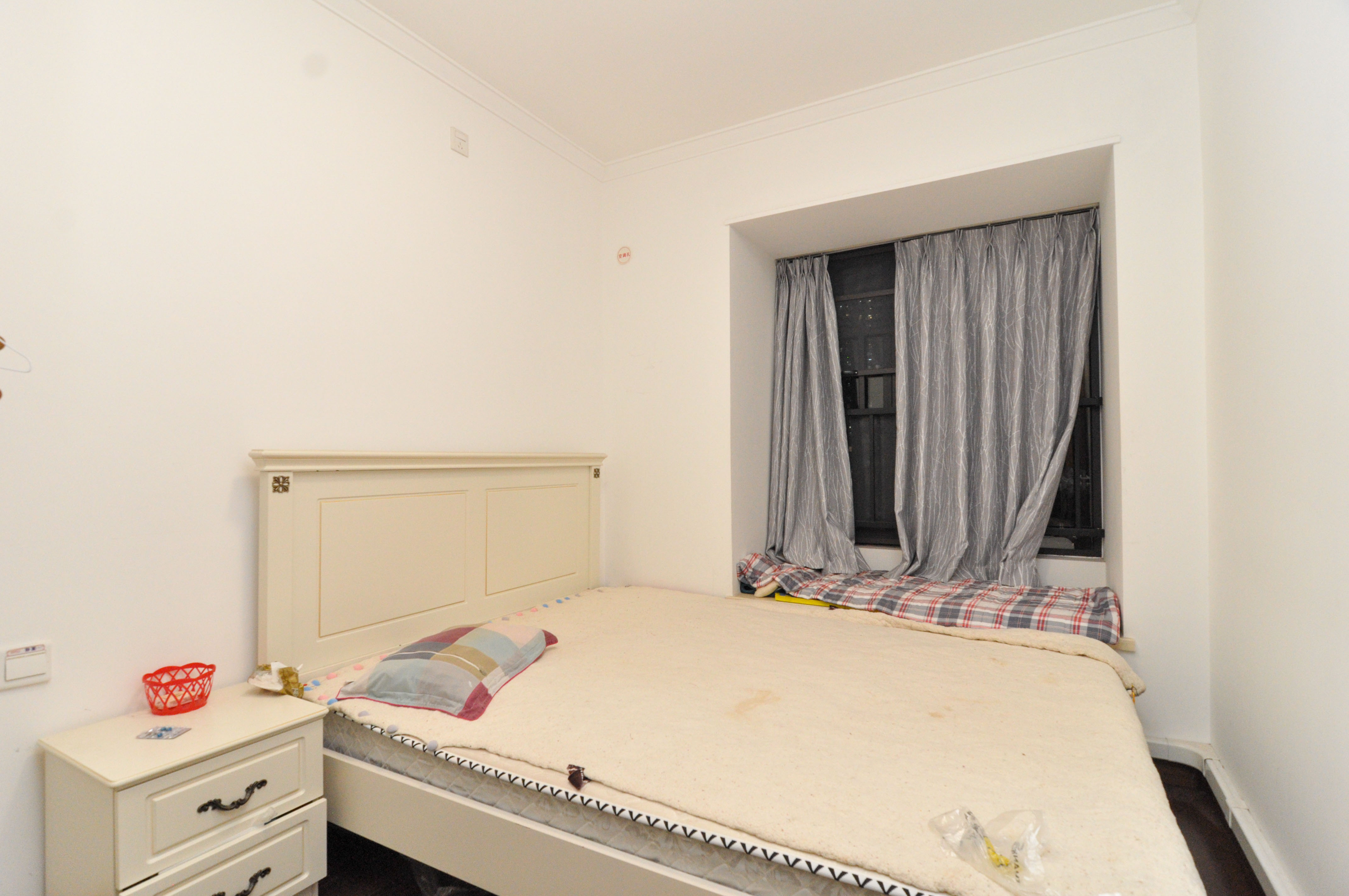 万科里梅溪郡  4室2厅2卫    299.8万卧室