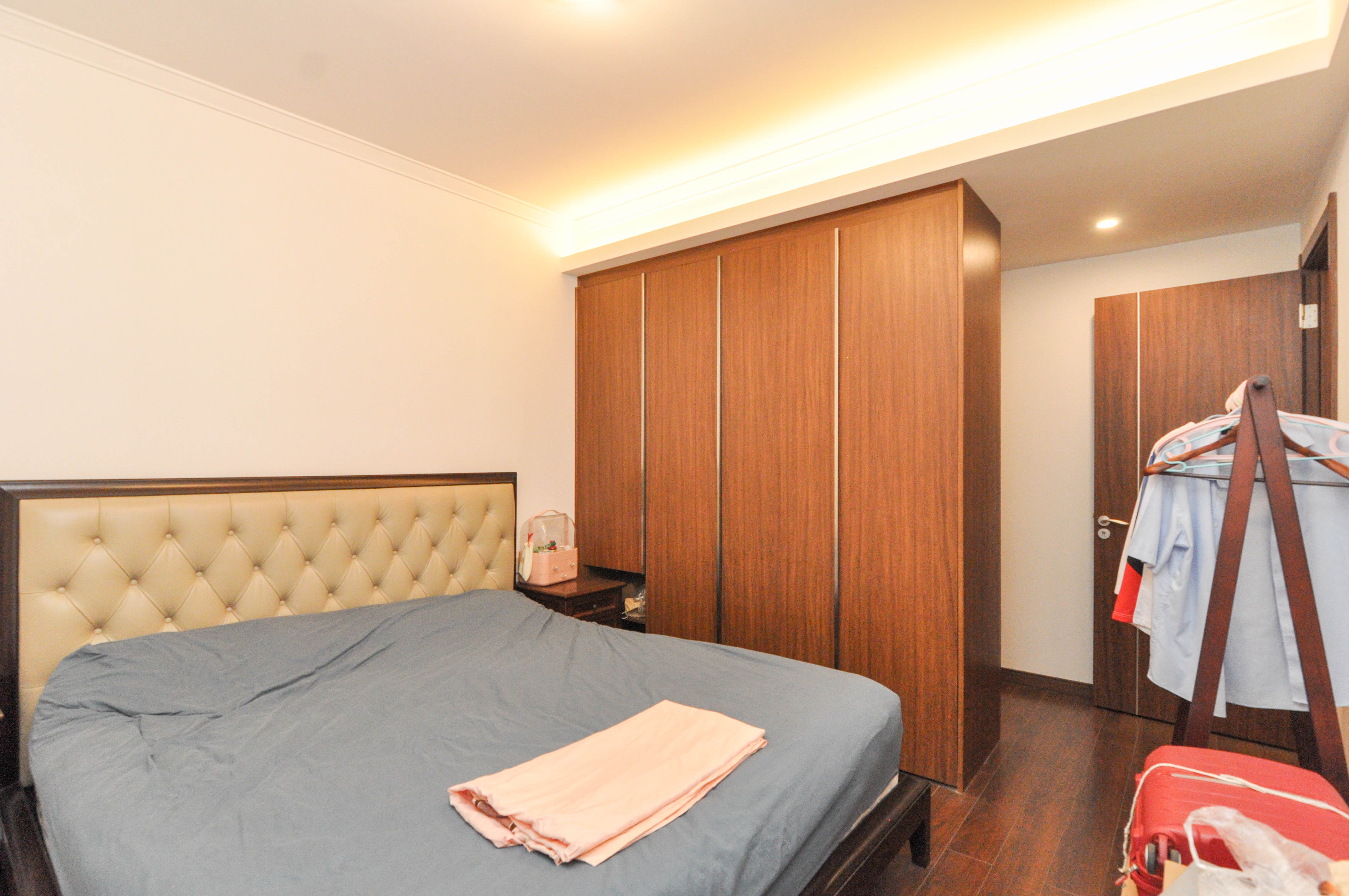 万科里梅溪郡  4室2厅2卫    299.8万卧室