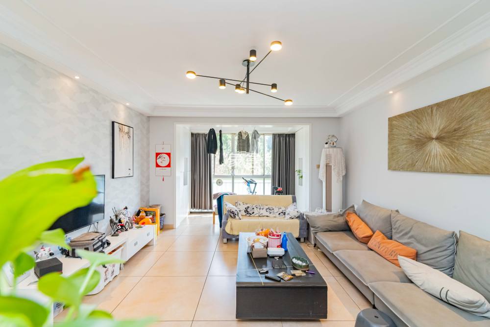 学府华庭  3室2厅2卫    80.0万