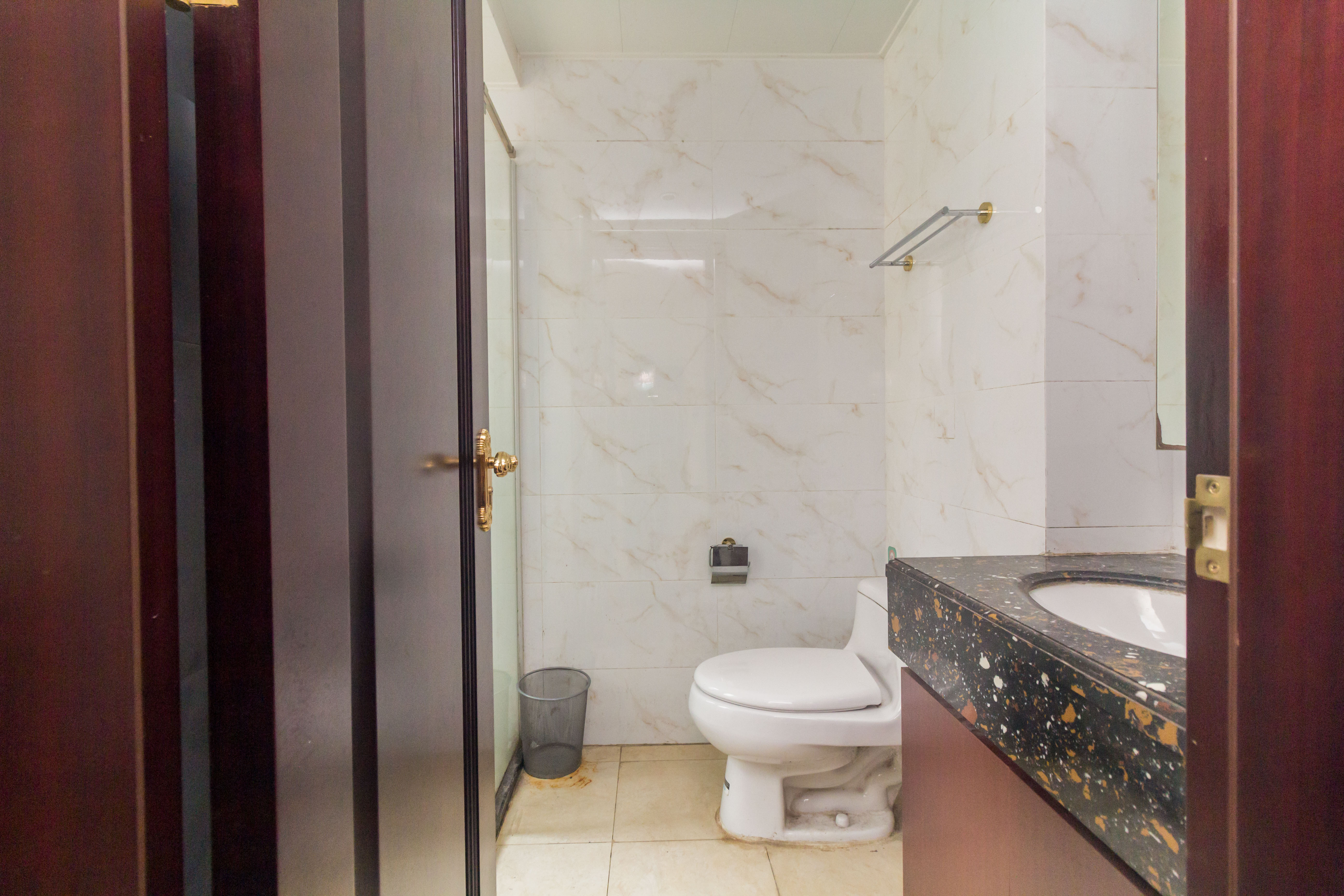 恒大江湾  3室2厅2卫   105.00万 恒大江湾  3室2厅2卫   105.00万卫生间