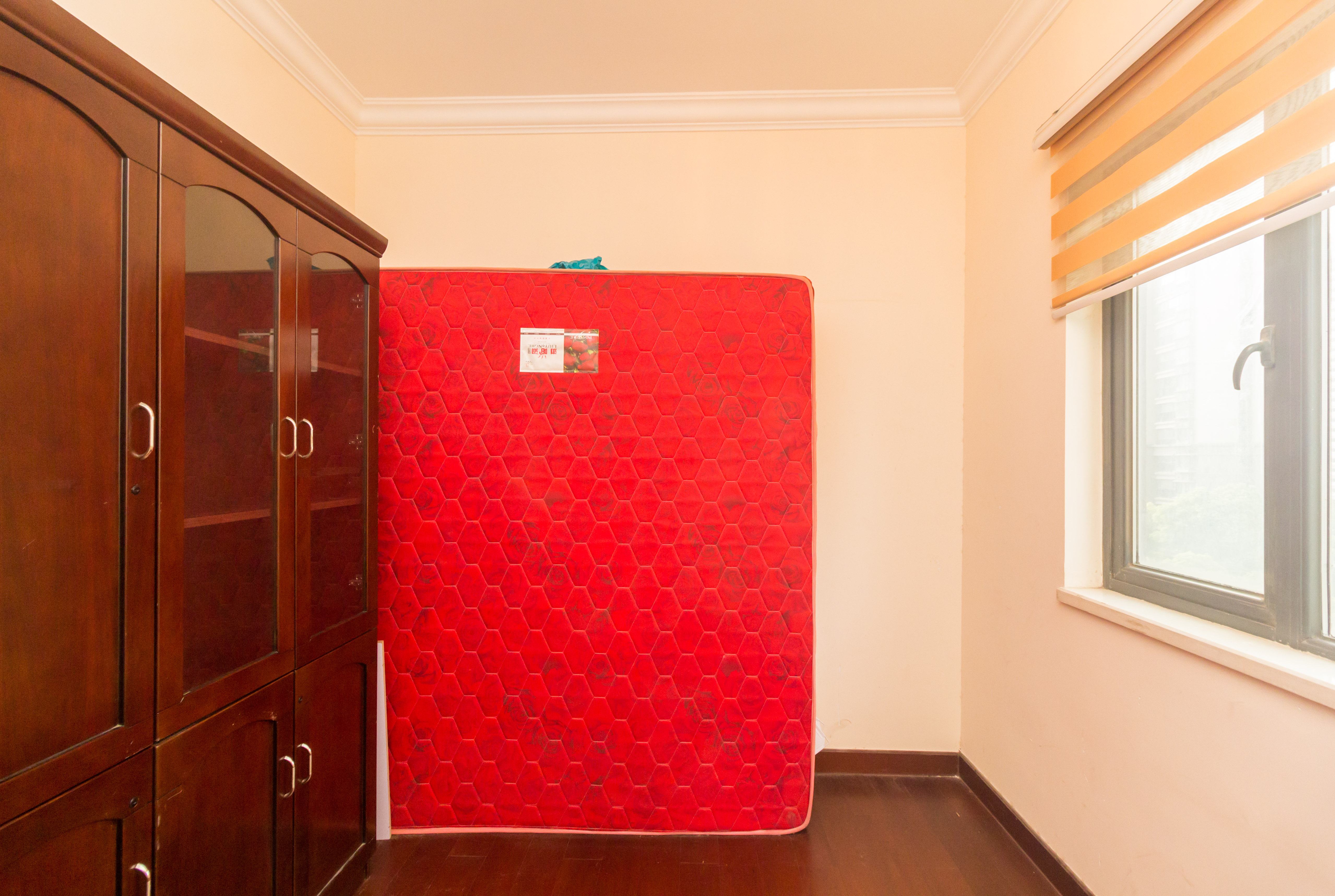 恒大江湾  3室2厅2卫   105.00万 恒大江湾  3室2厅2卫   105.00万卧室