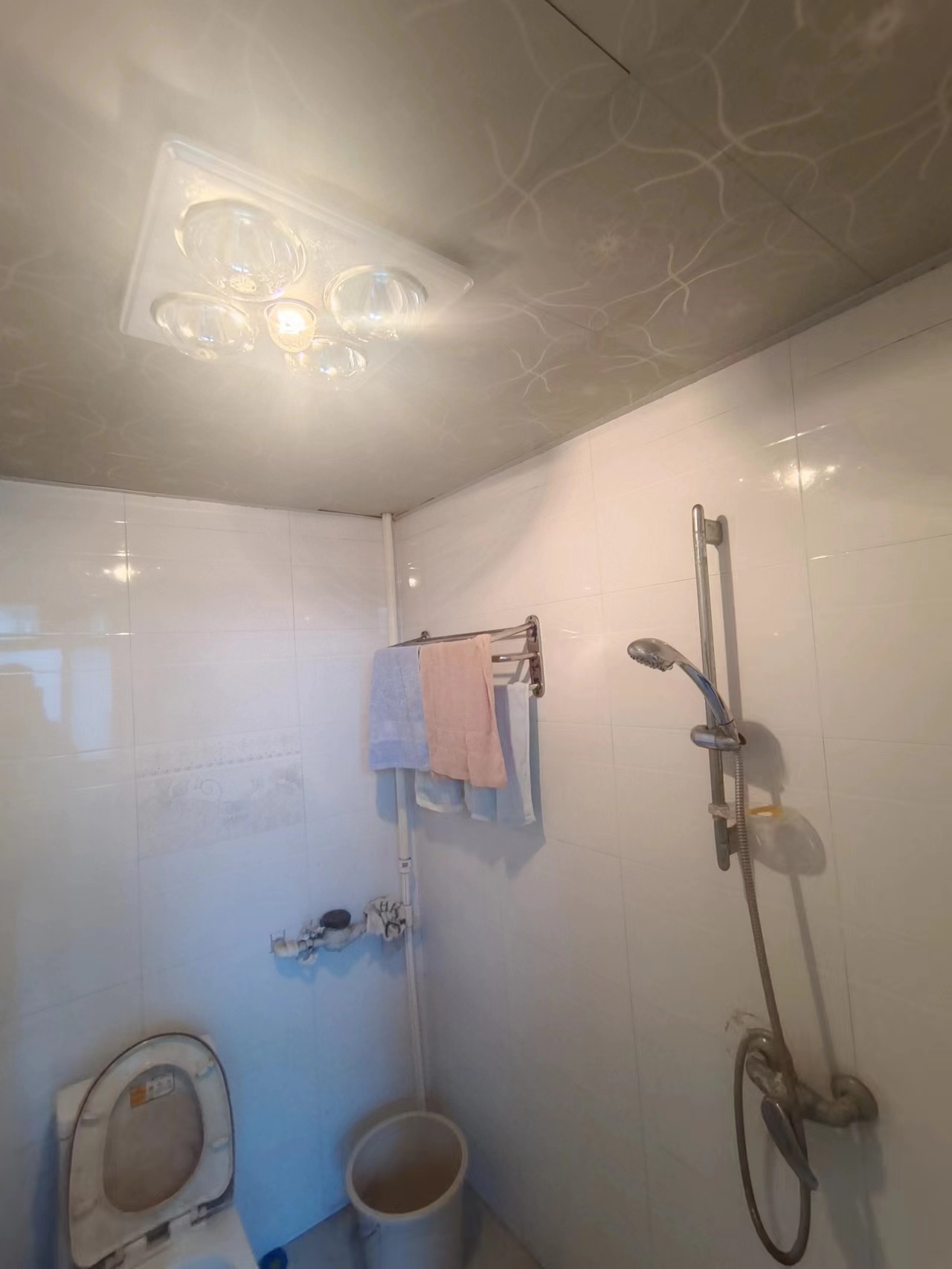 向阳二村 3室2厅2卫 32.00万 向阳二村 3室2厅2卫 32.00万室内图