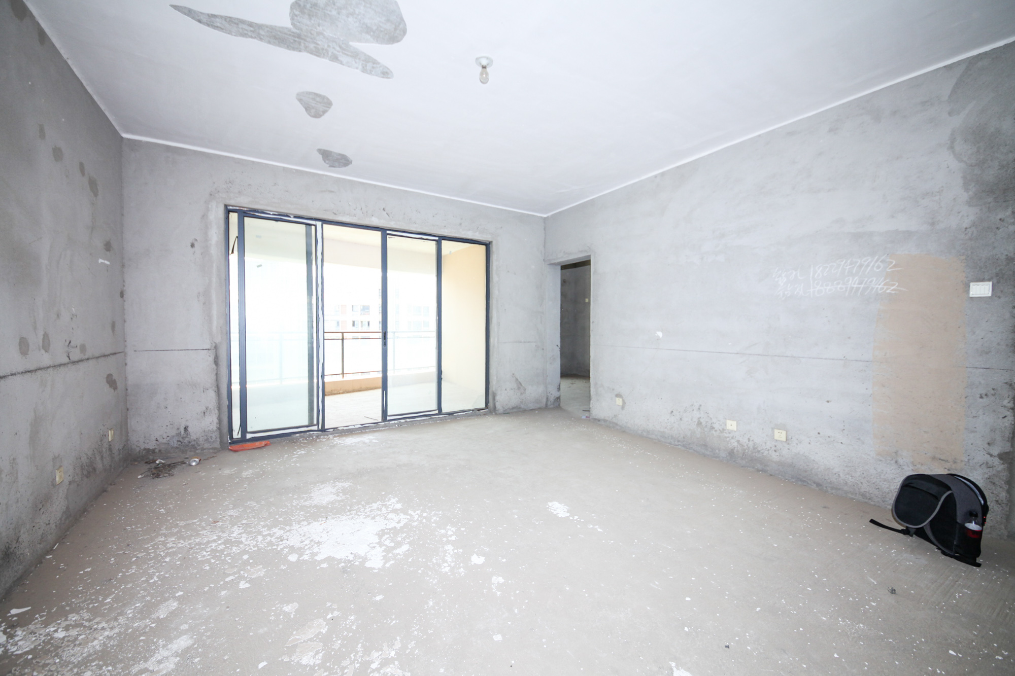 星月绿洲 4室2厅2卫 129.58万 星月绿洲 4室2厅2卫 129.58万客厅