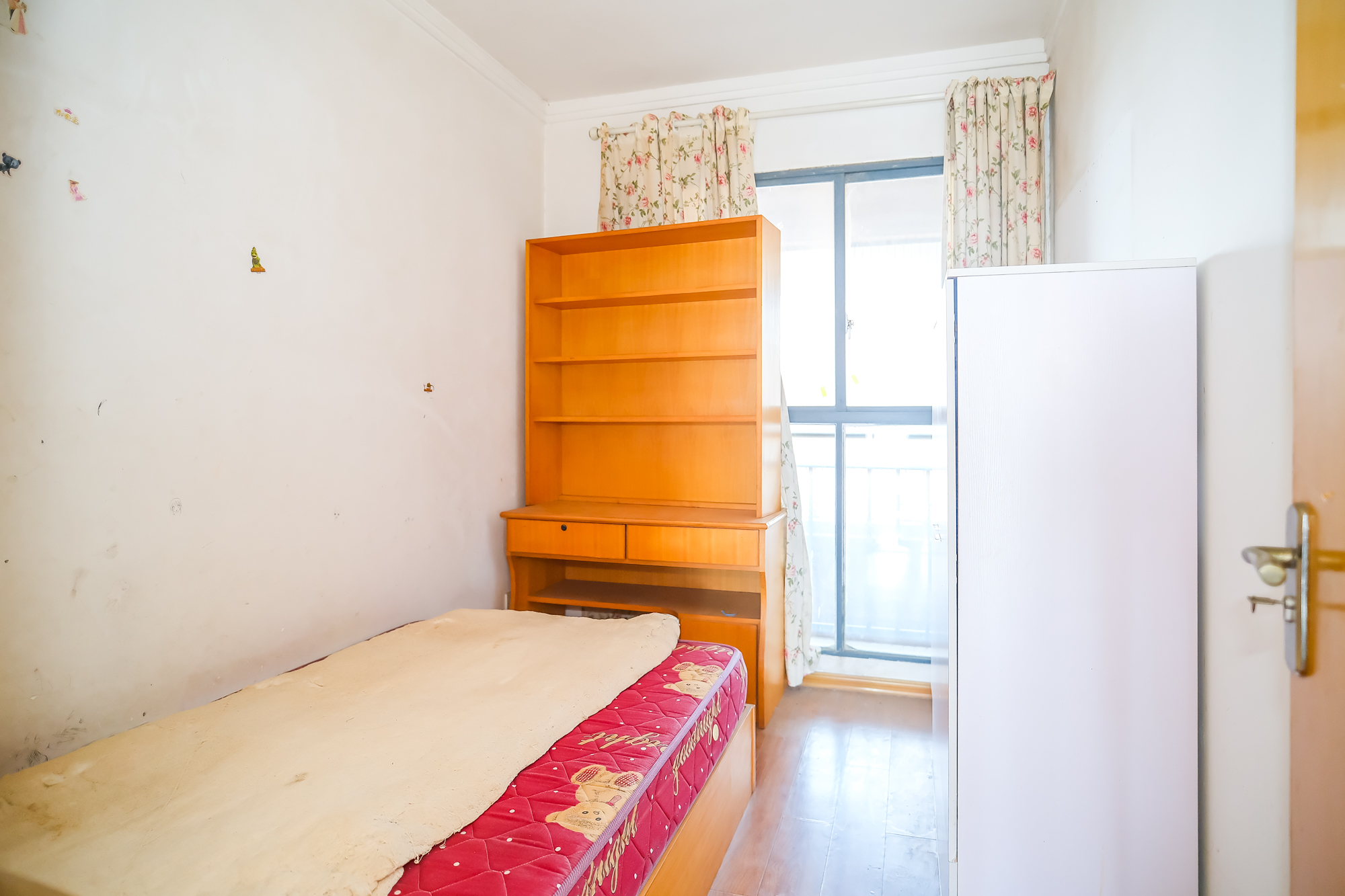 三一街区 3室2厅1卫 59.40万 三一街区 3室2厅1卫 59.40万卧室