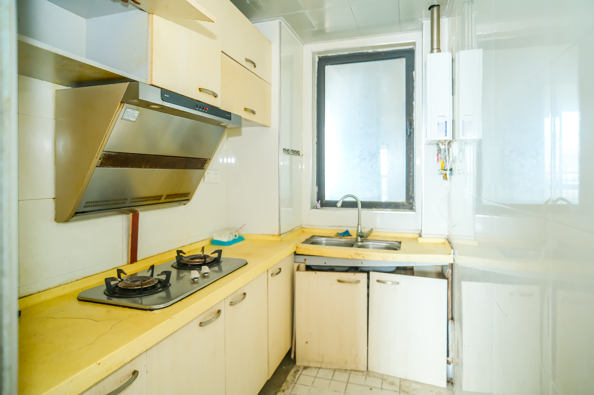 三一街区 3室2厅1卫 59.40万 三一街区 3室2厅1卫 59.40万厨房