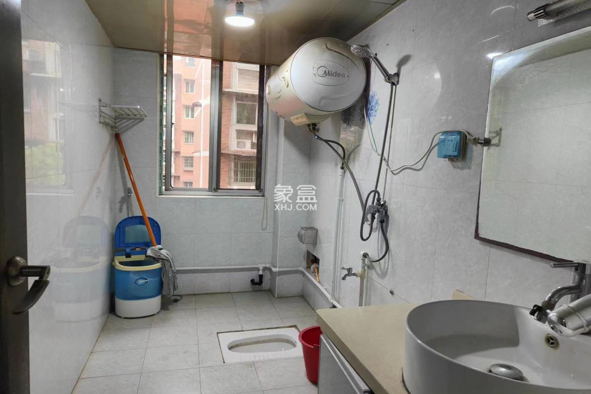 湘银小区  3室2厅2卫   72.00万 湘银小区  3室2厅2卫   72.00万室内图