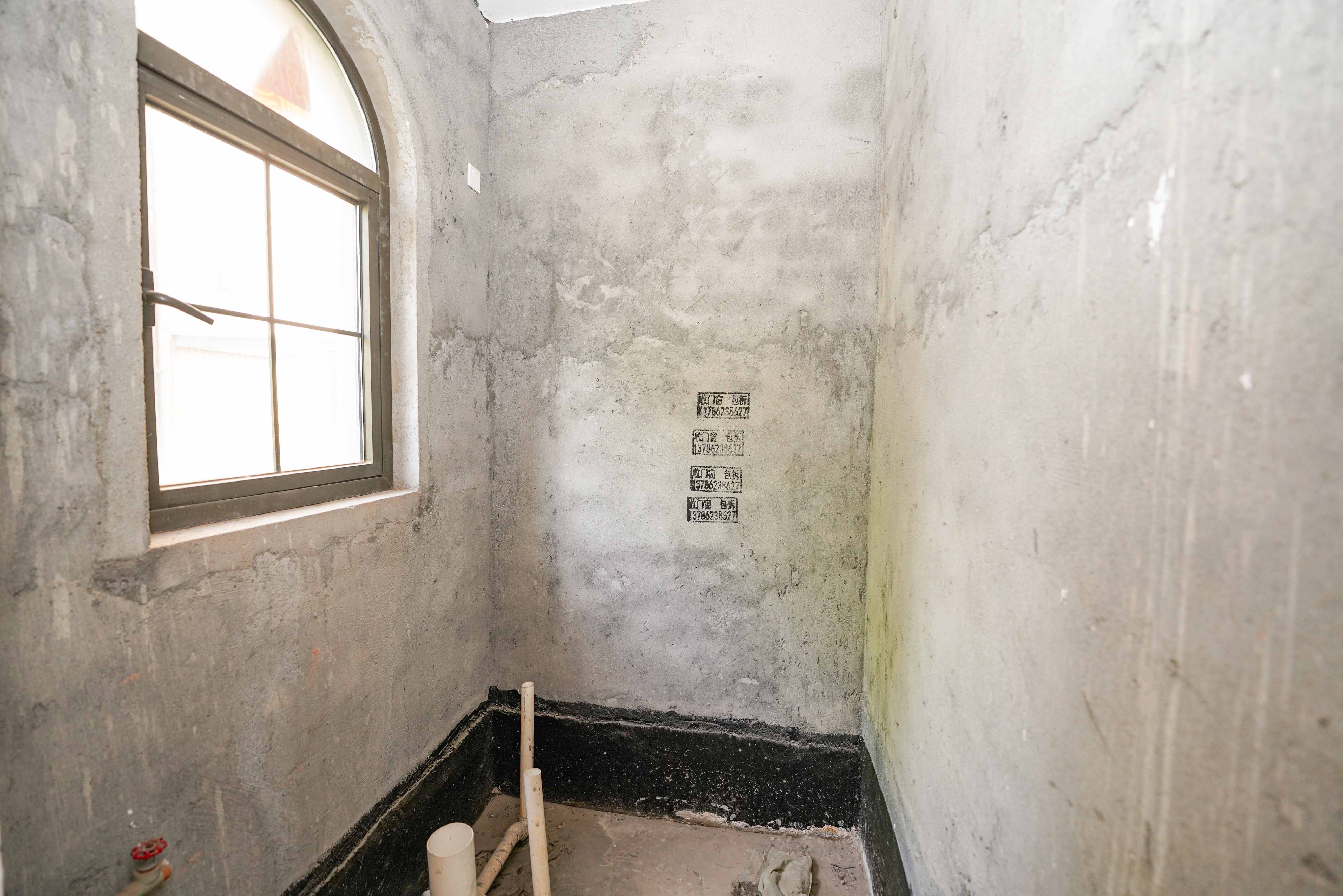 橘郡礼顿山  6室3厅4卫   560.00万卫生间