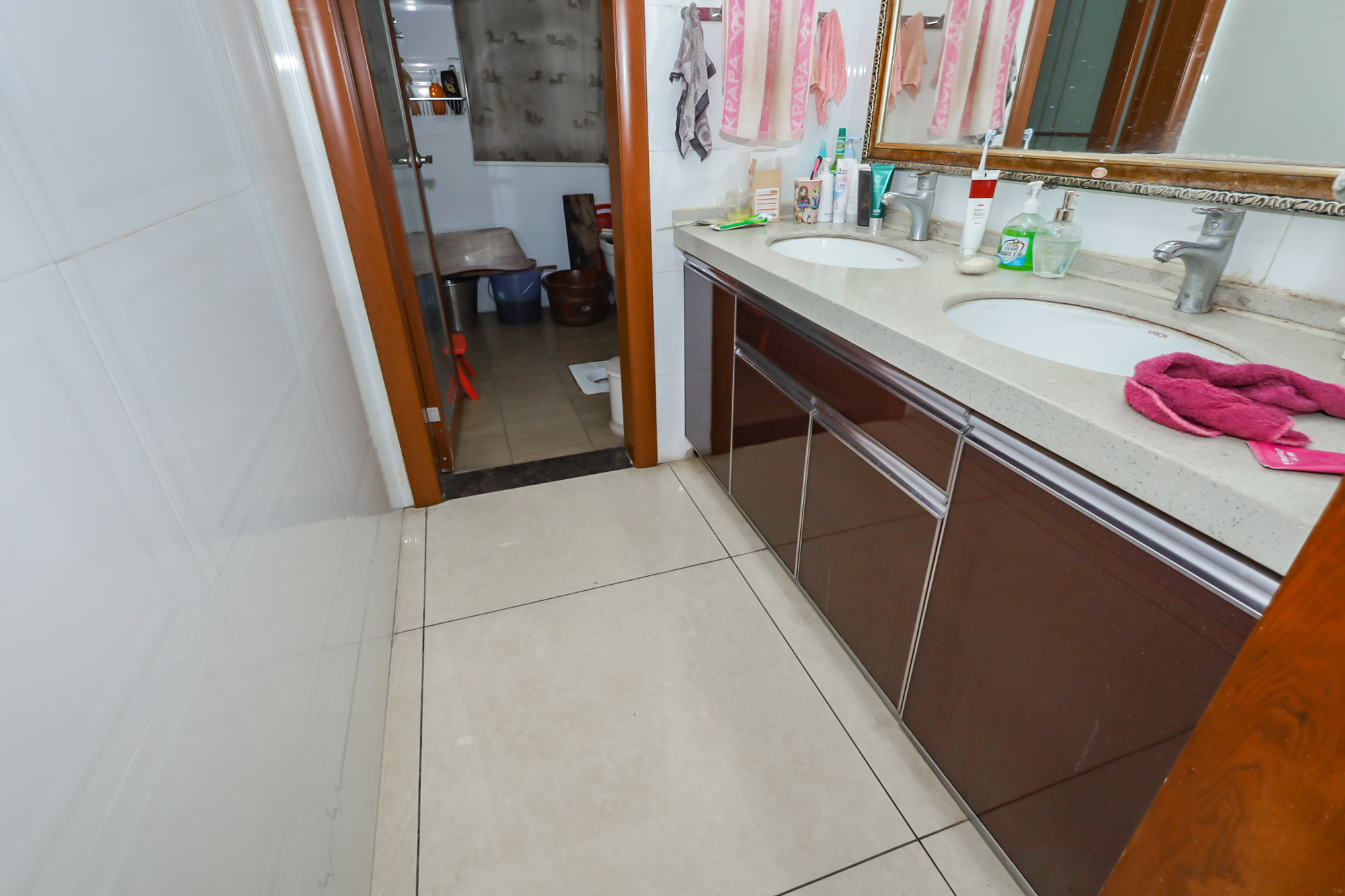 钰龙天下一期 4室2厅2卫 480.00万 钰龙天下一期 4室2厅2卫 480.00万卫生间