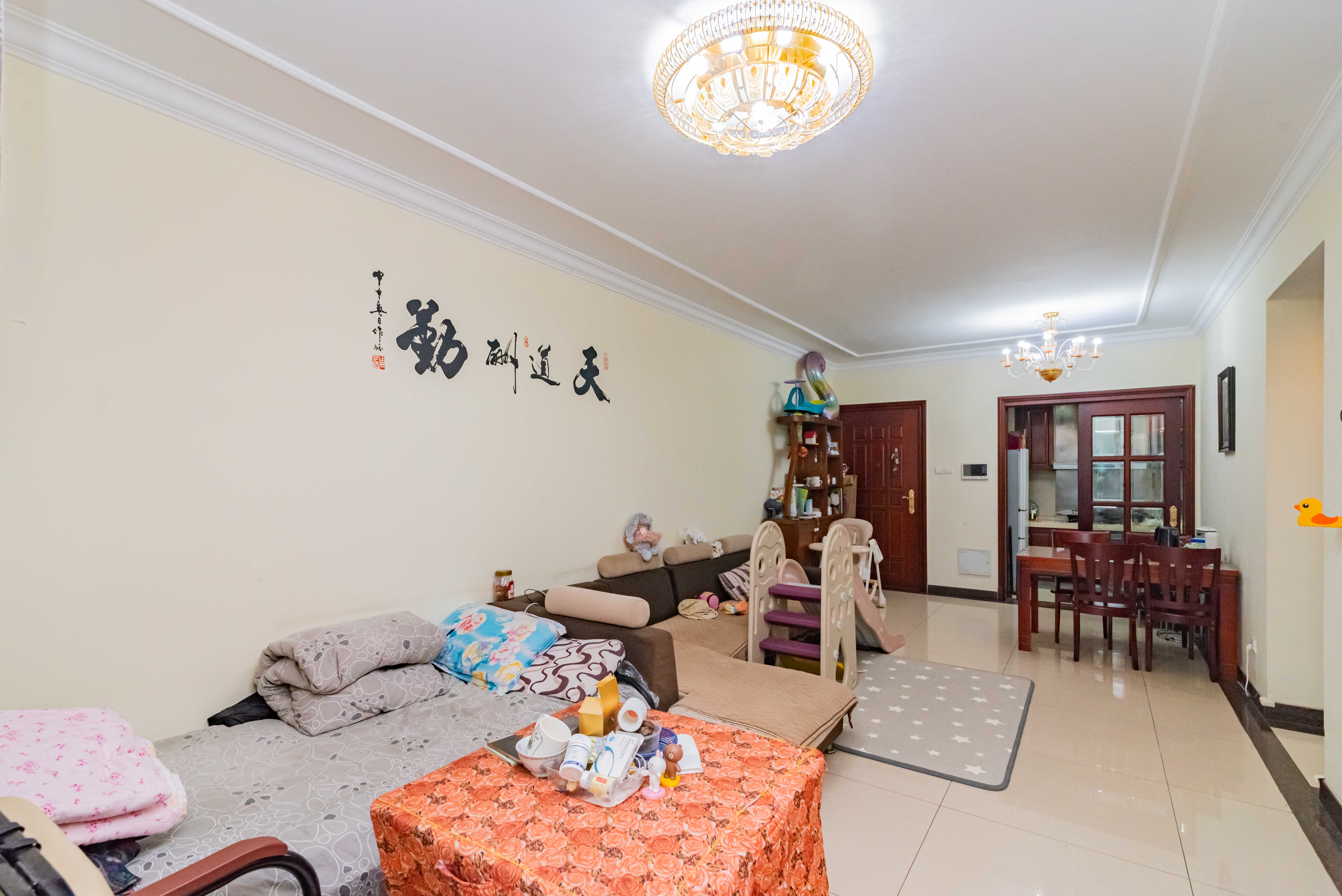 恒大雅苑 2室2厅2卫 72.0万 恒大雅苑 2室2厅2卫 72.0万客厅