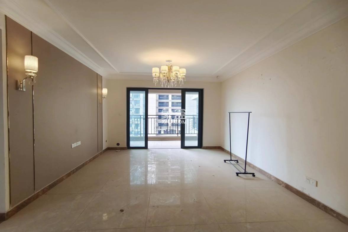 恒大华府 3室2厅2卫 100.00万 恒大华府 3室2厅2卫 100.00万室内图