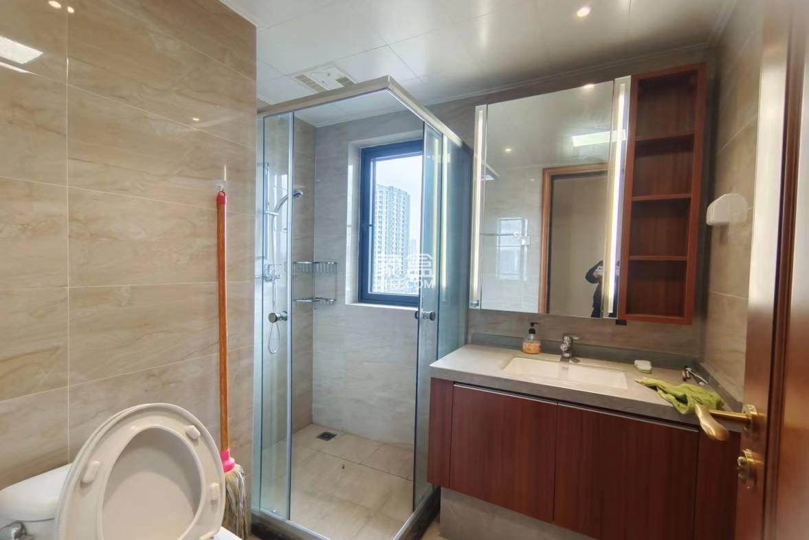 恒大华府 3室2厅2卫 100.00万 恒大华府 3室2厅2卫 100.00万室内图