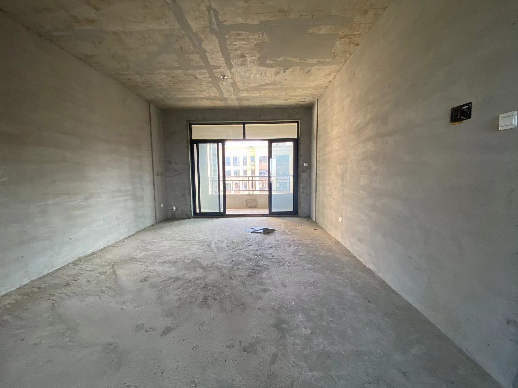 逸都花园 4室2厅2卫 52.00万 逸都花园 4室2厅2卫 52.00万室内图