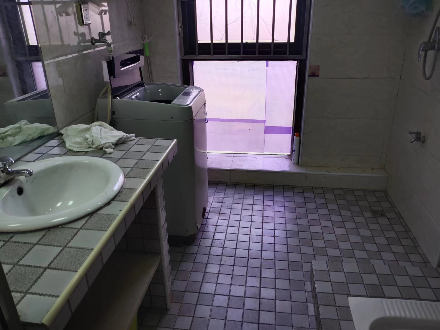 凯旋名门人民中路1006号 1室1厅1卫 29.80万 凯旋名门人民中路1006号 1室1厅1卫 29.80万室内图