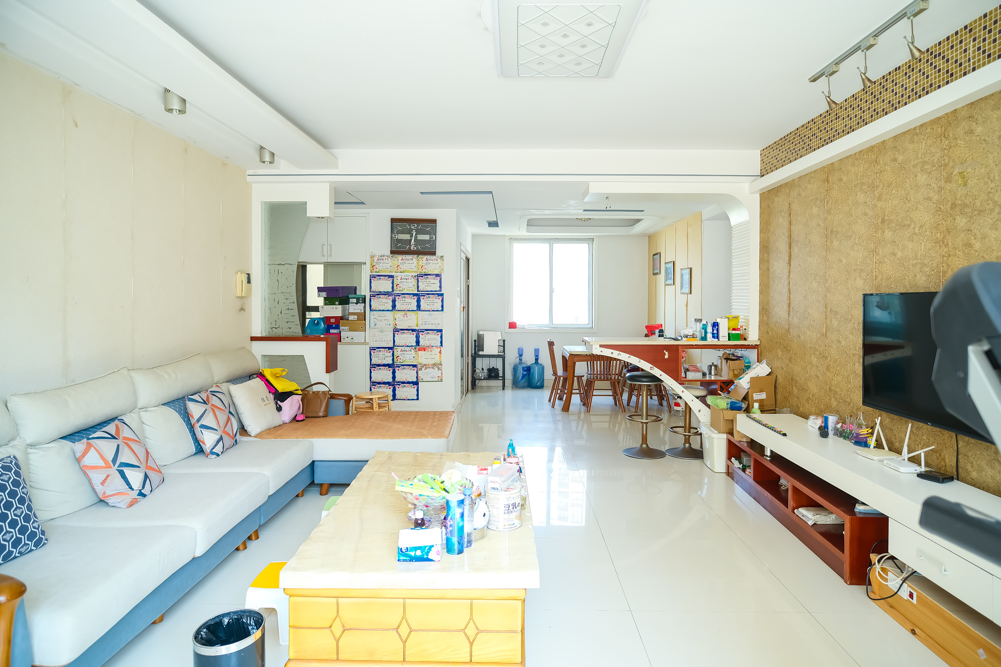 筑梦园  4室2厅2卫    110.0万客厅