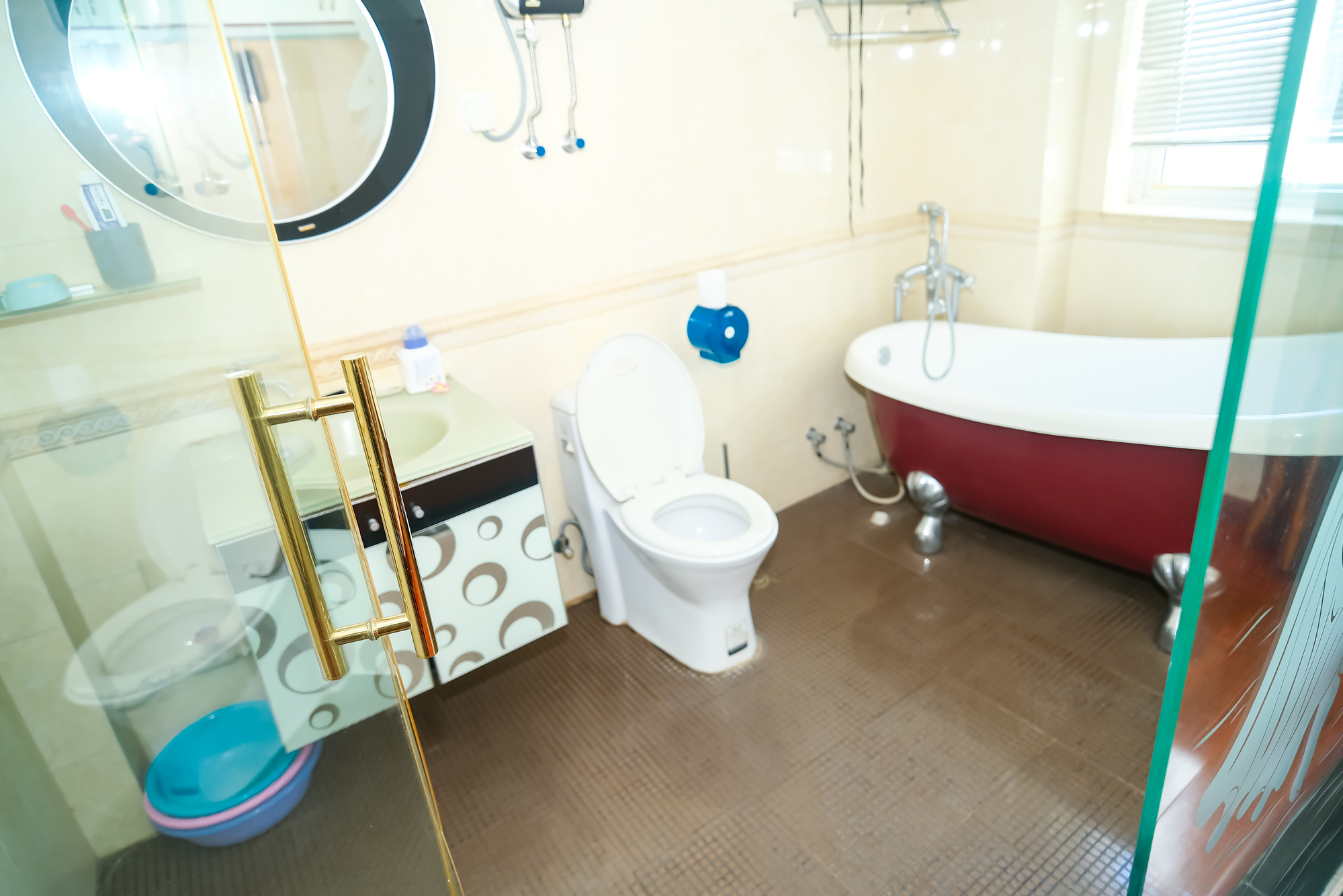 筑梦园  4室2厅2卫    110.0万卫生间