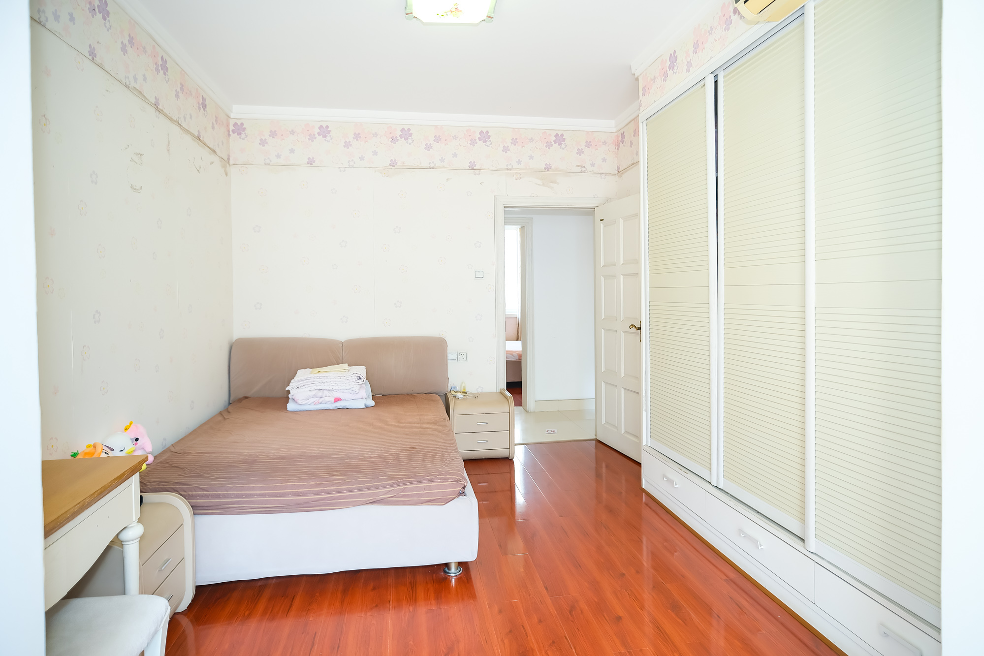 筑梦园  4室2厅2卫    110.0万卧室