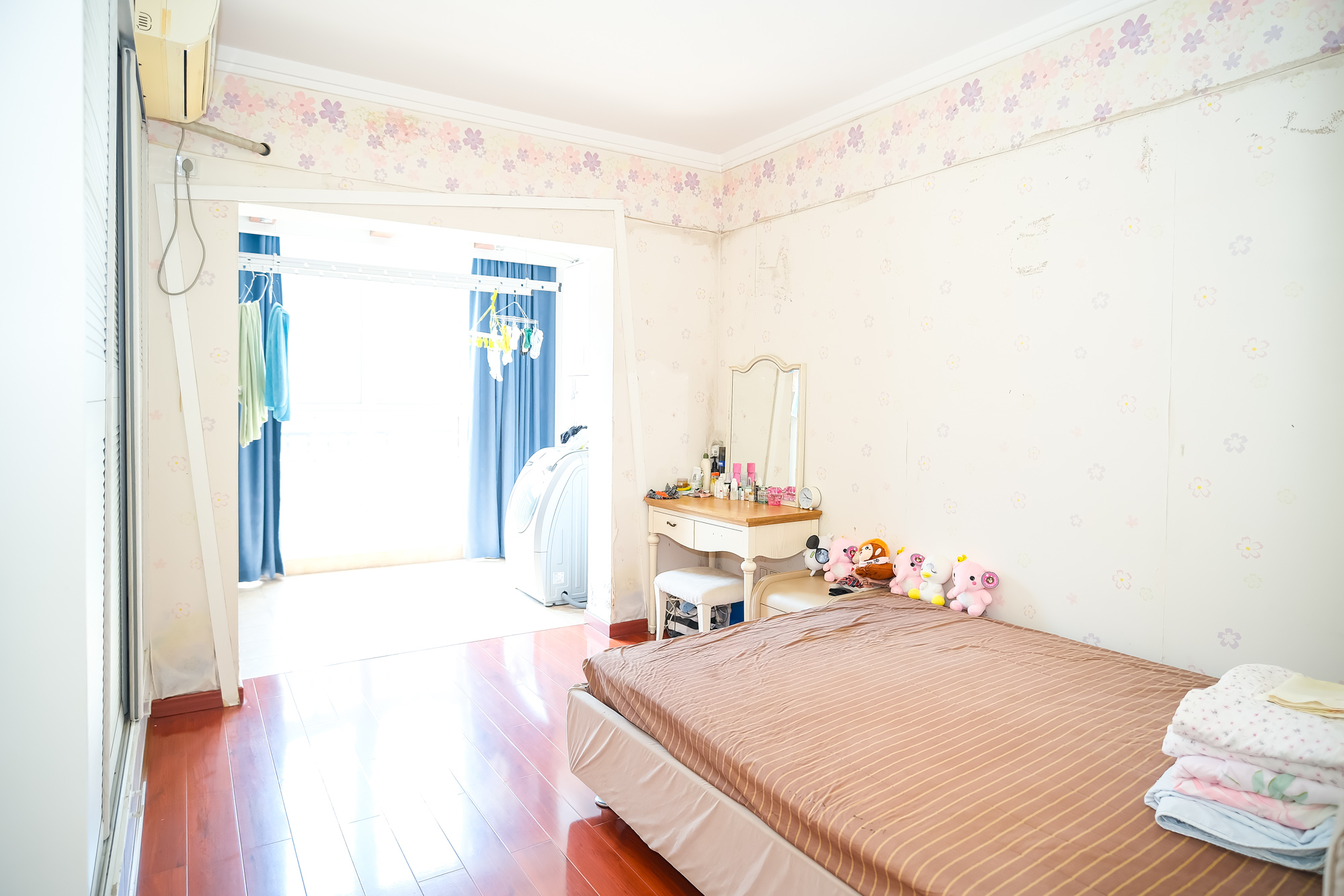 筑梦园  4室2厅2卫    110.0万卧室