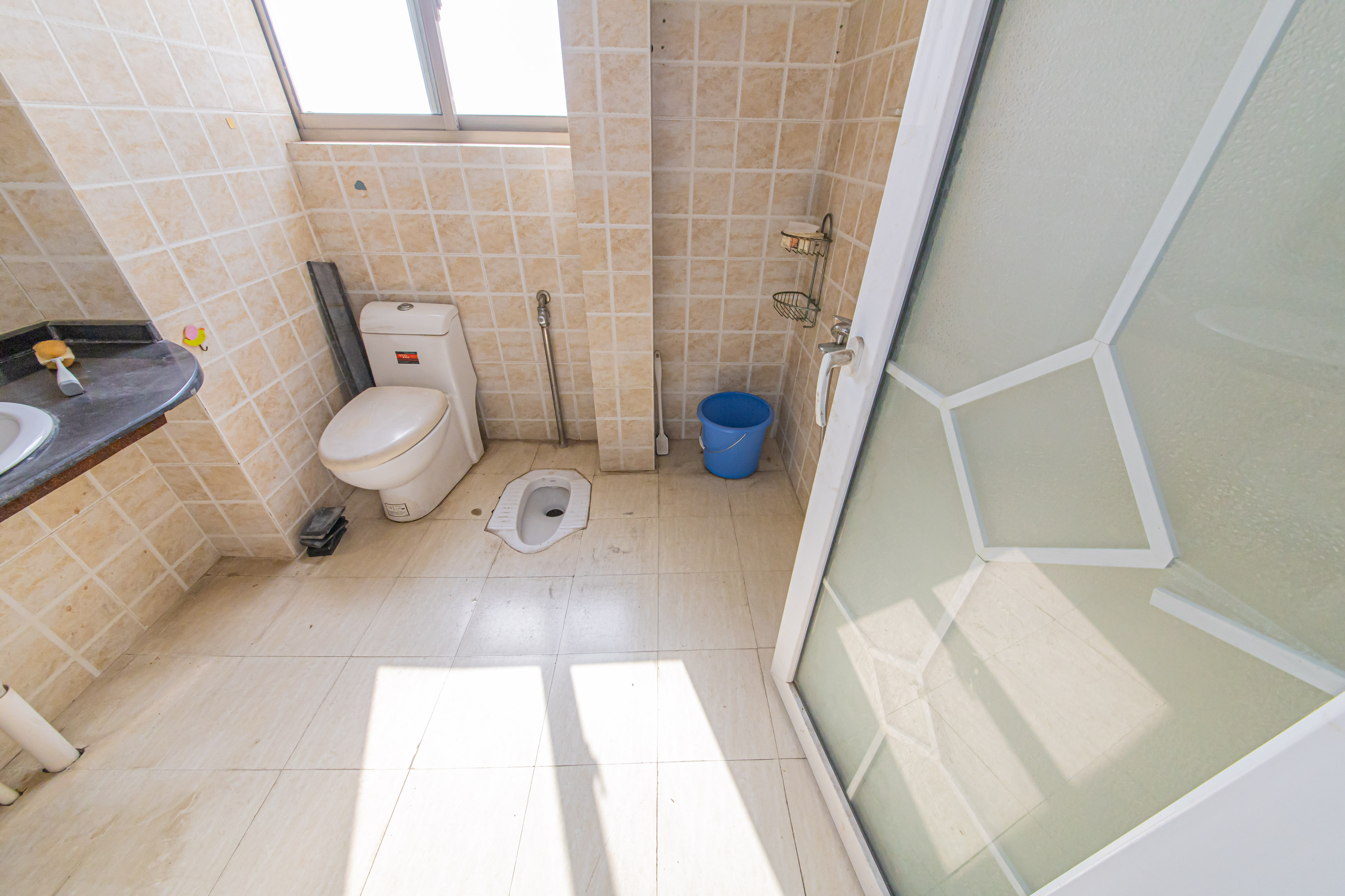 南国嘉苑  4室2厅1卫    112.68万卫生间