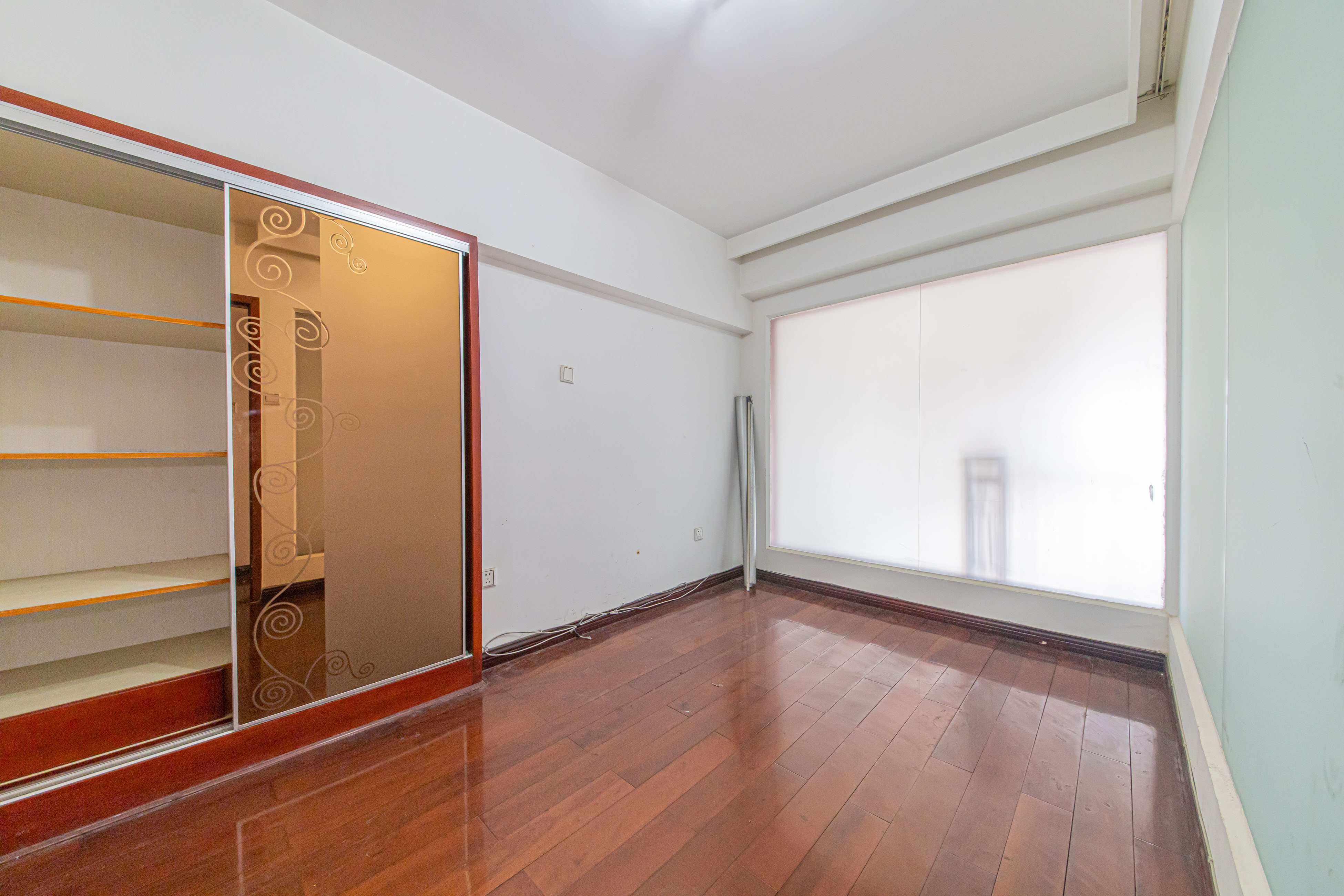 南国嘉苑  4室2厅1卫    112.68万卧室