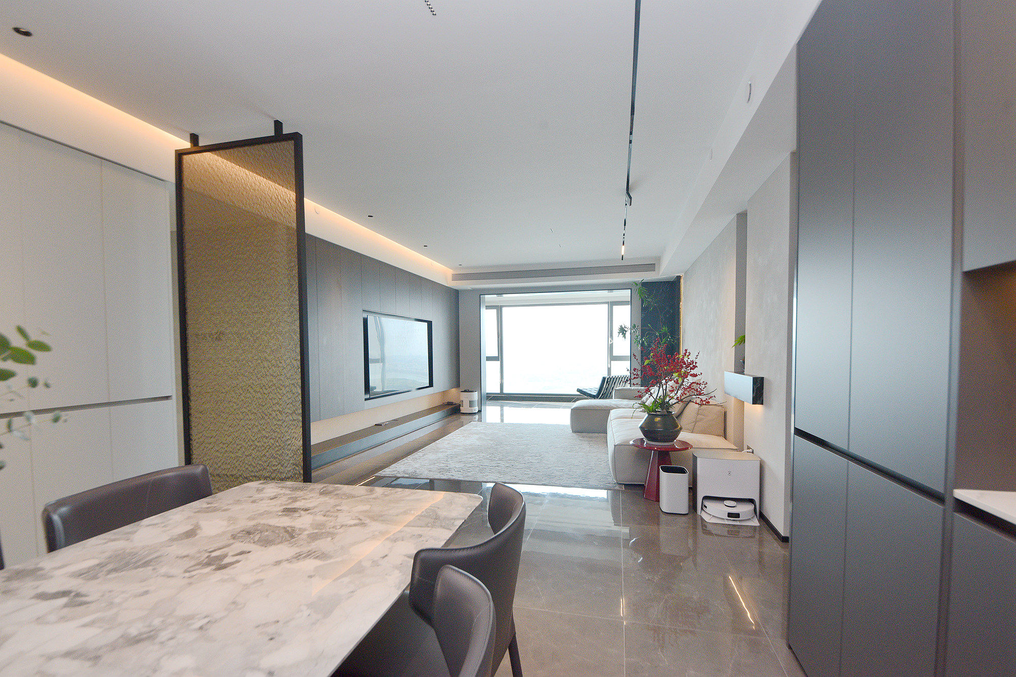 中建江山壹号  3室2厅2卫    697.8万客厅