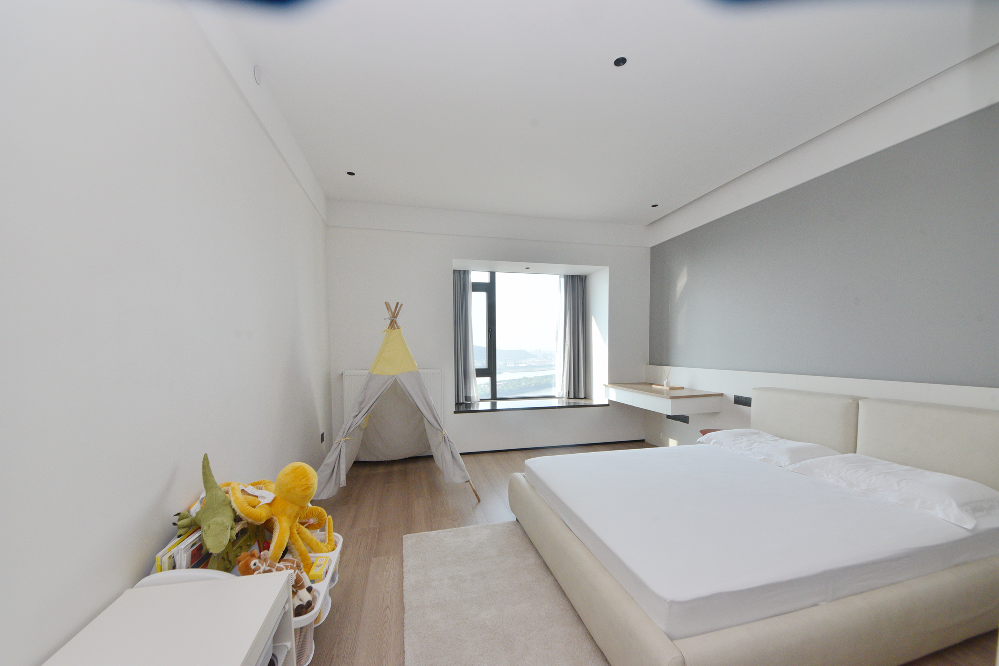 中建江山壹号  3室2厅2卫    697.8万卧室