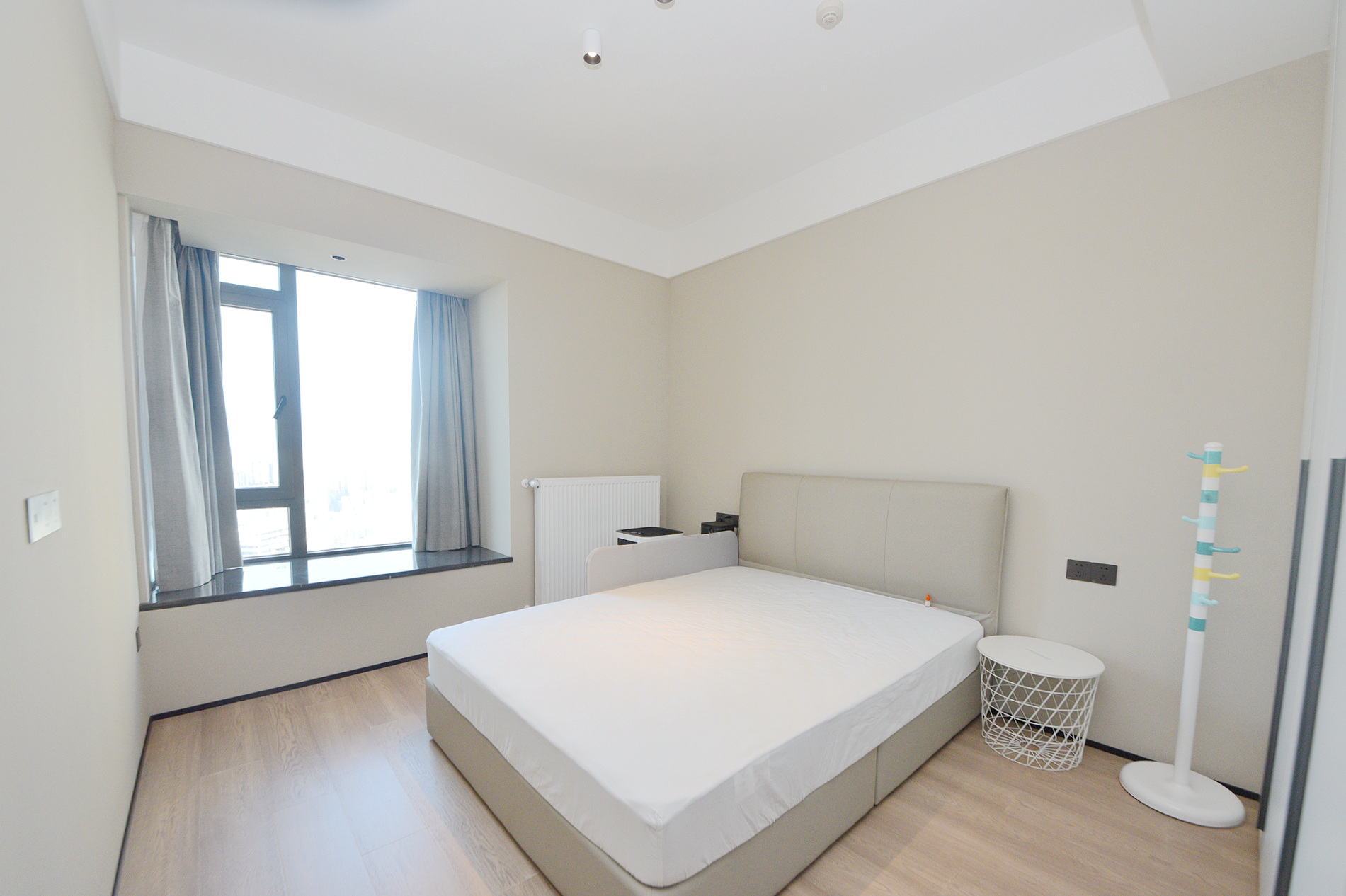 中建江山壹号  3室2厅2卫    697.8万卧室