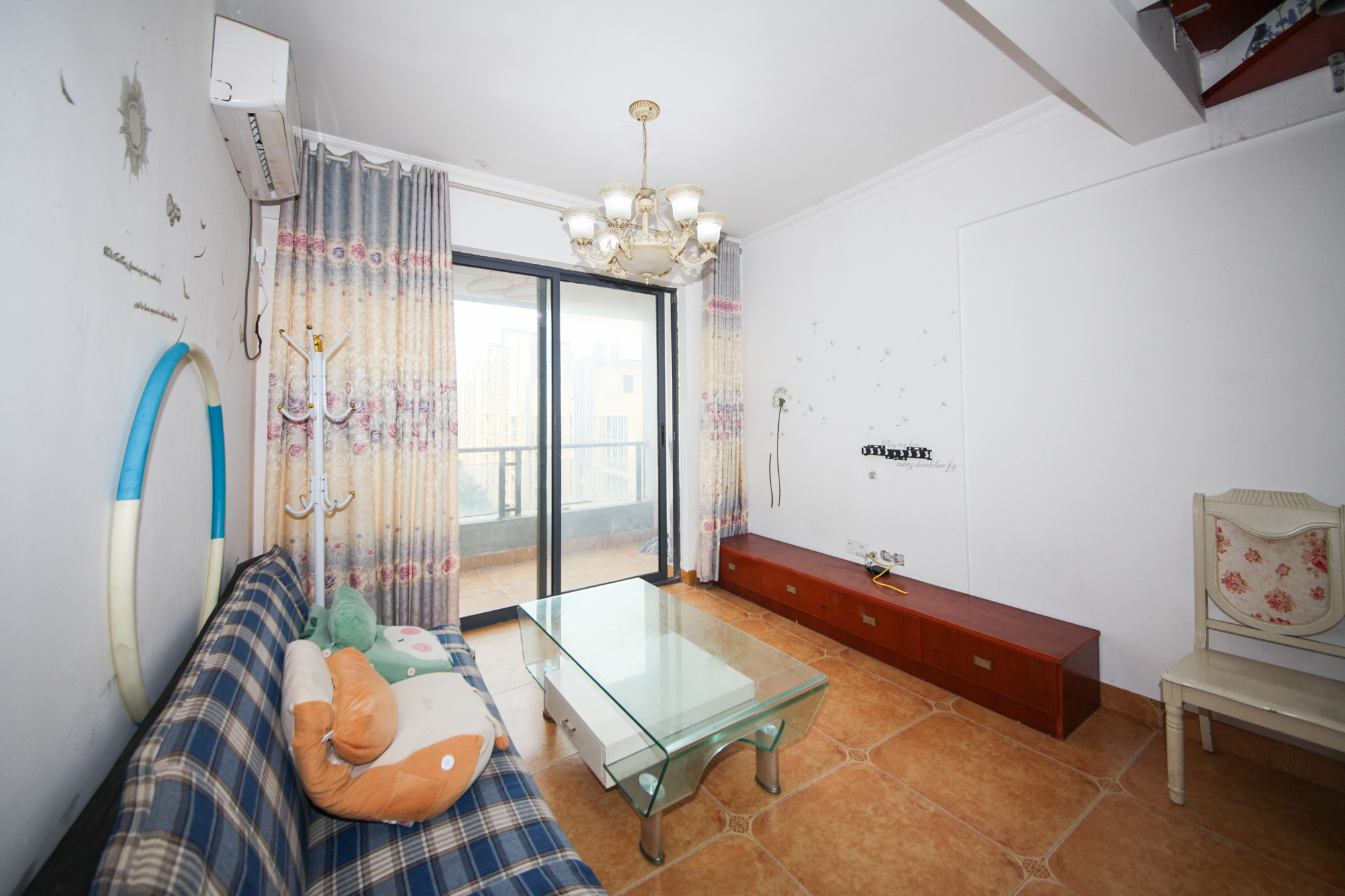 勤诚达新界 2室1厅2卫 50.30万 勤诚达新界 2室1厅2卫 50.30万客厅