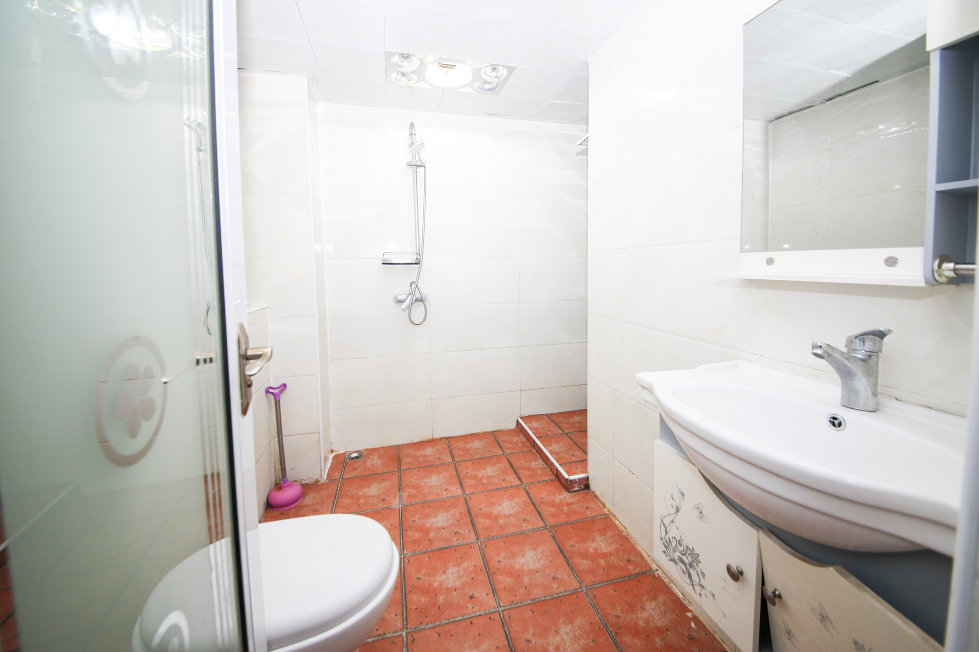 勤诚达新界 2室1厅2卫 50.30万 勤诚达新界 2室1厅2卫 50.30万卫生间