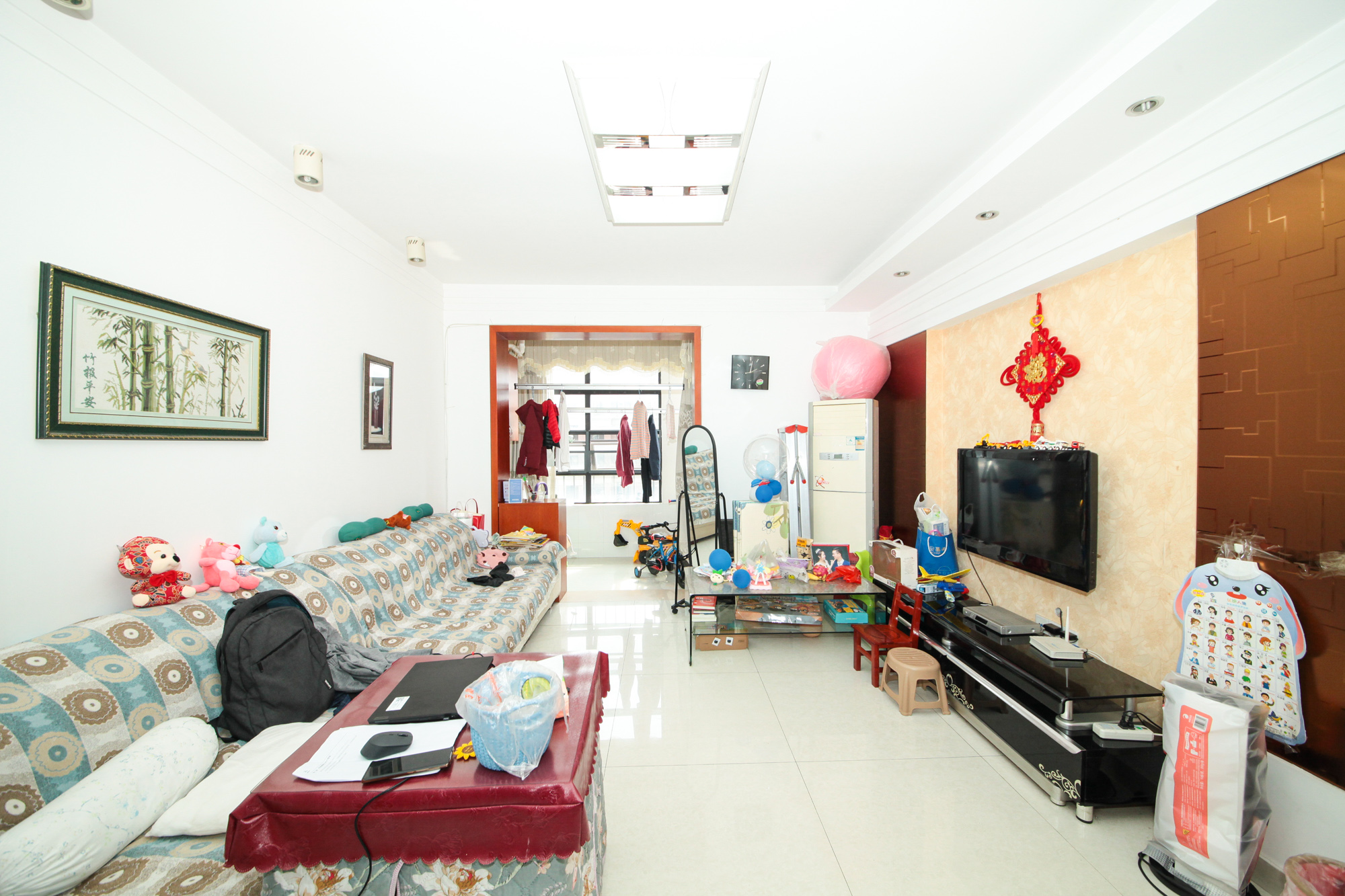 华润凤凰城一期 2室2厅1卫 57.80万 华润凤凰城一期 2室2厅1卫 57.80万客厅