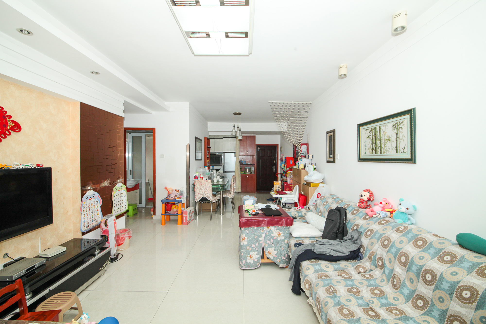 华润凤凰城一期 2室2厅1卫 57.80万 华润凤凰城一期 2室2厅1卫 57.80万客厅