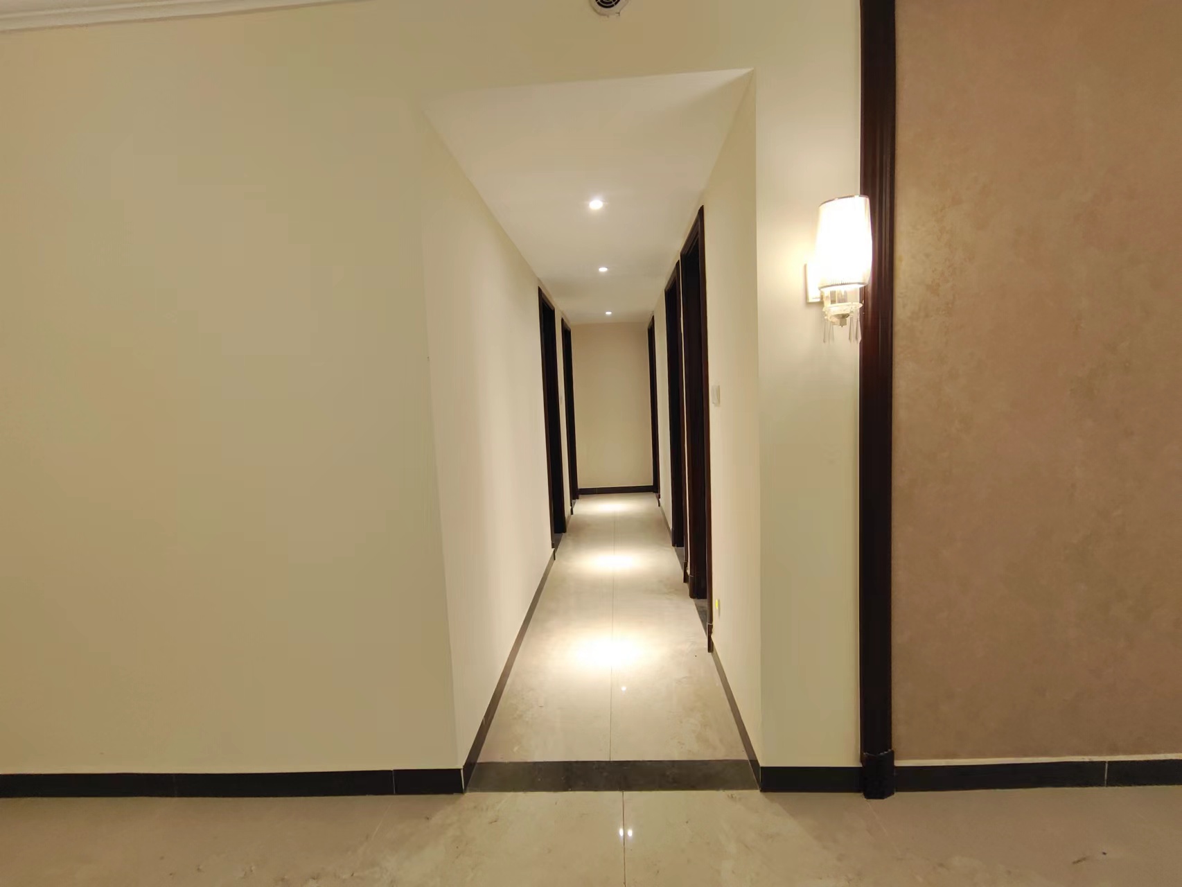 恒大华府  4室2厅2卫   86.80万 恒大华府  4室2厅2卫   86.80万室内图