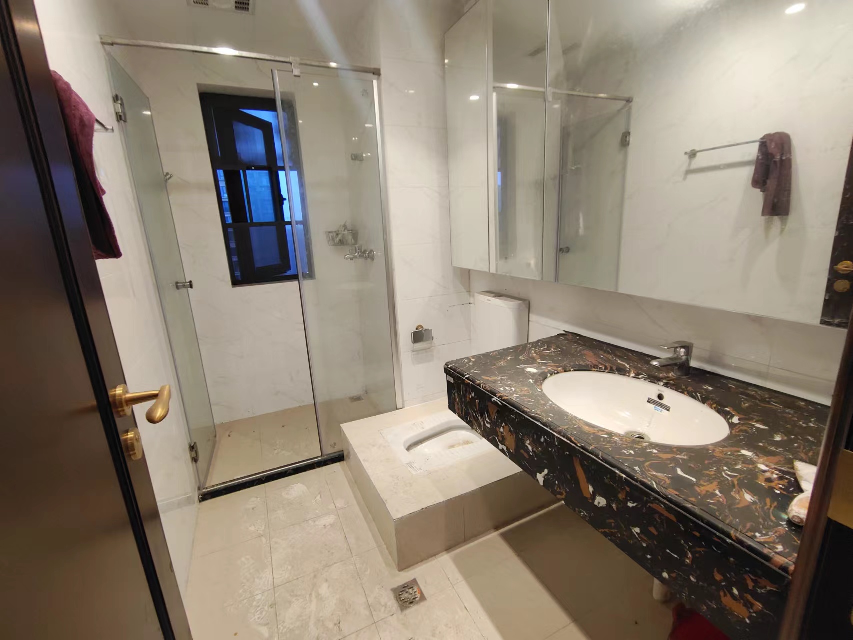 恒大华府  4室2厅2卫   86.80万 恒大华府  4室2厅2卫   86.80万室内图