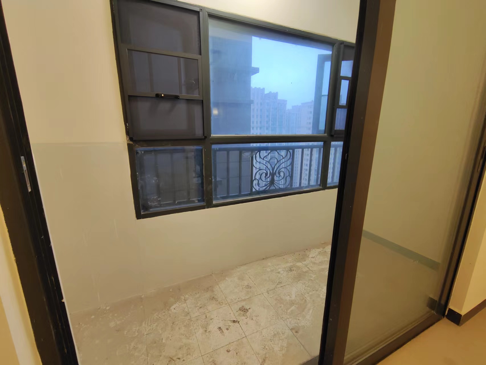 恒大华府  4室2厅2卫   86.80万 恒大华府  4室2厅2卫   86.80万室内图