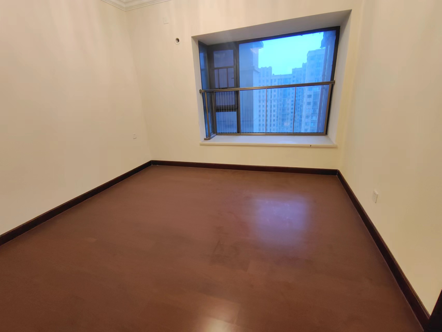 恒大华府  4室2厅2卫   86.80万 恒大华府  4室2厅2卫   86.80万室内图