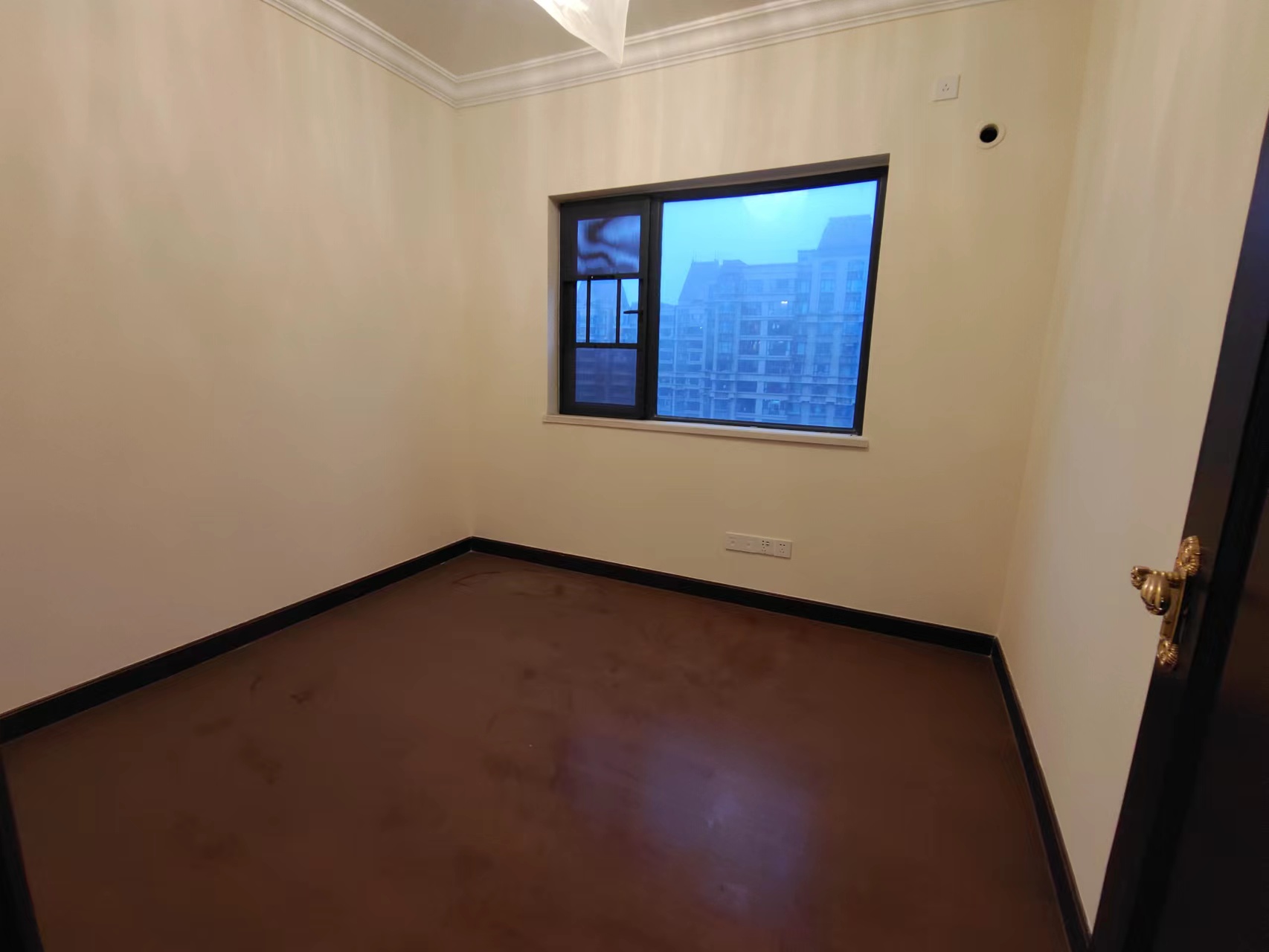 恒大华府  4室2厅2卫   86.80万 恒大华府  4室2厅2卫   86.80万室内图