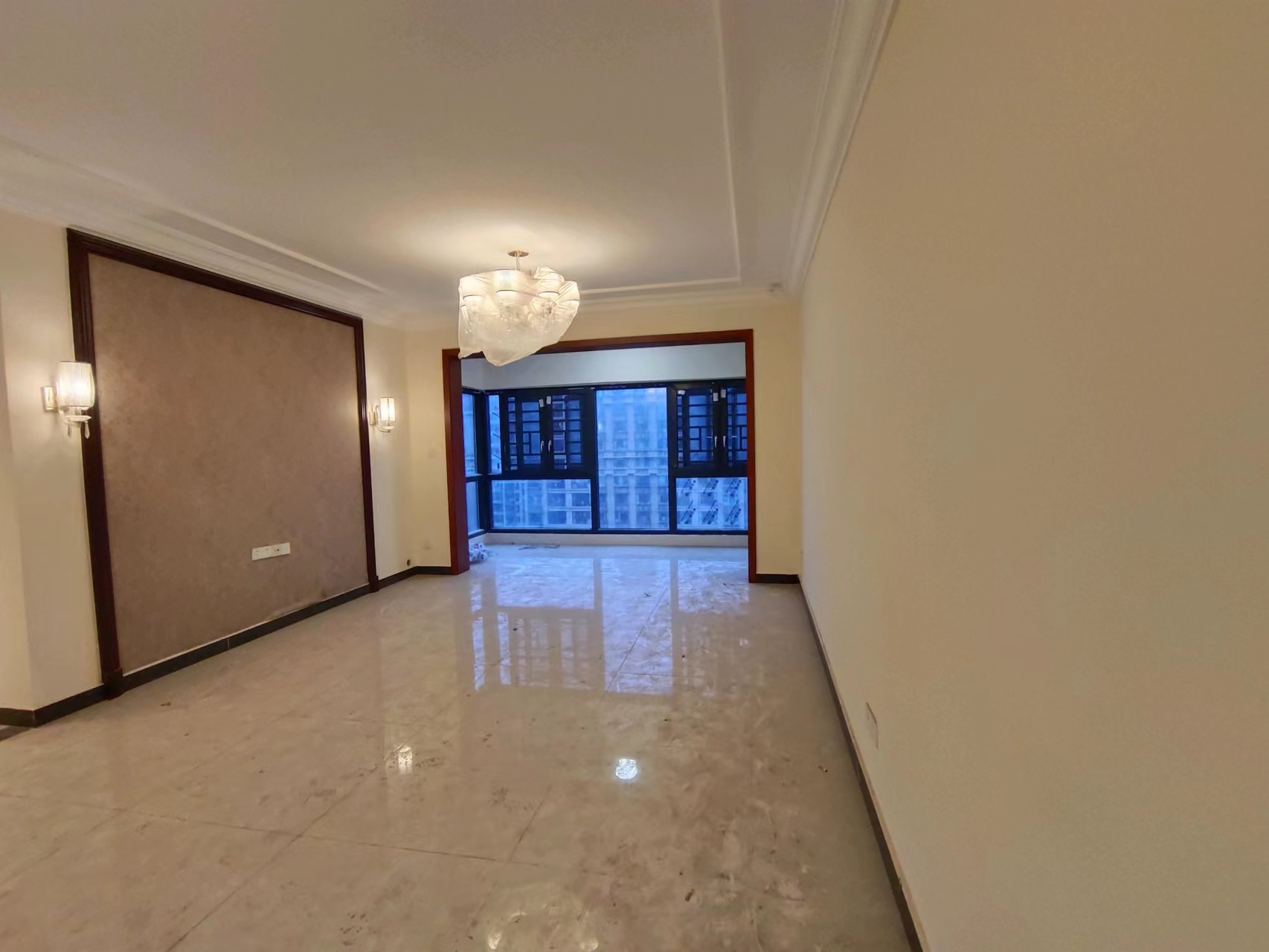 恒大华府  4室2厅2卫   86.80万 恒大华府  4室2厅2卫   86.80万室内图