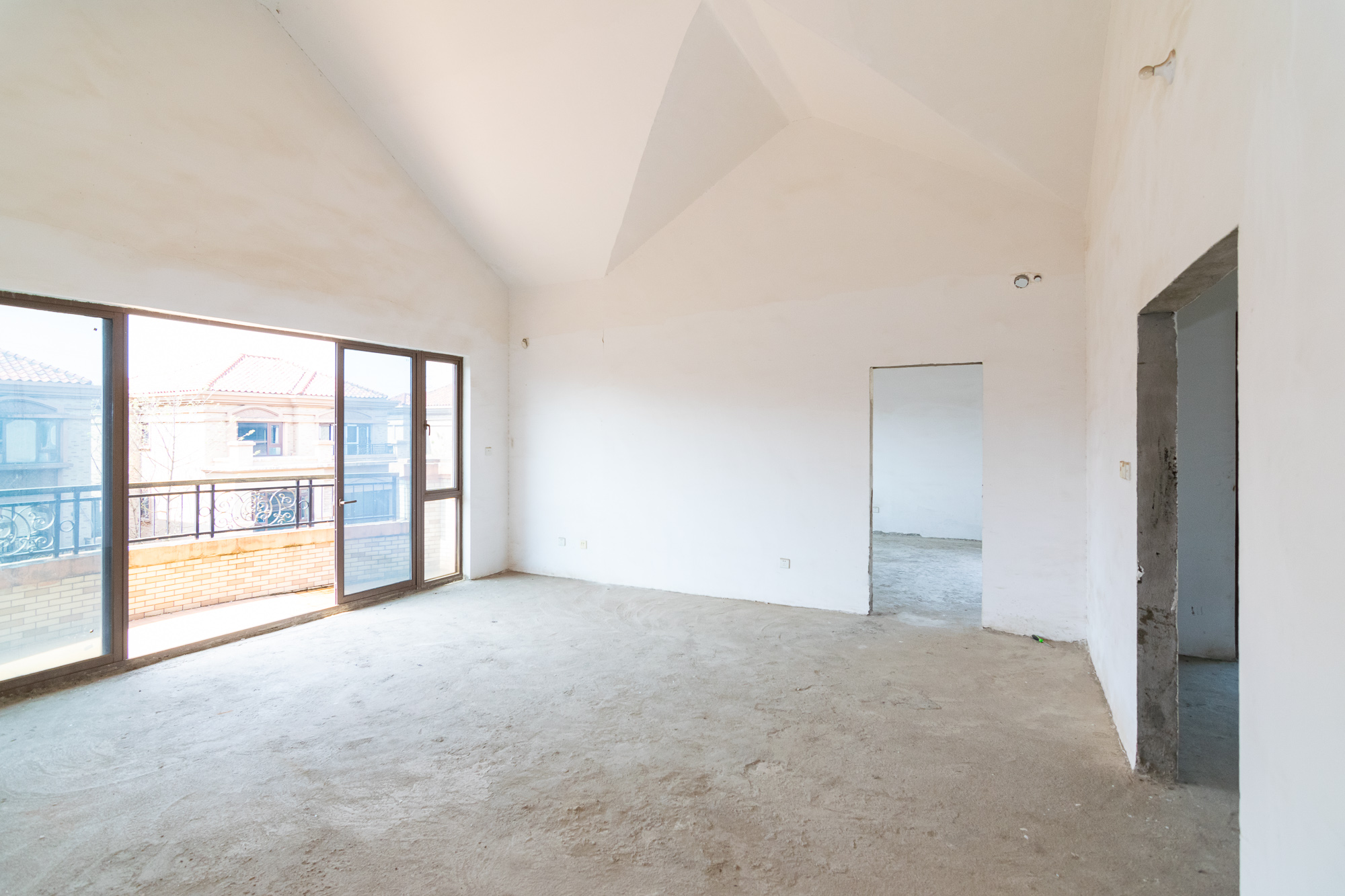 盈峰翠邸  7室3厅6卫   1080.00万 盈峰翠邸  7室3厅6卫   1080.00万卧室