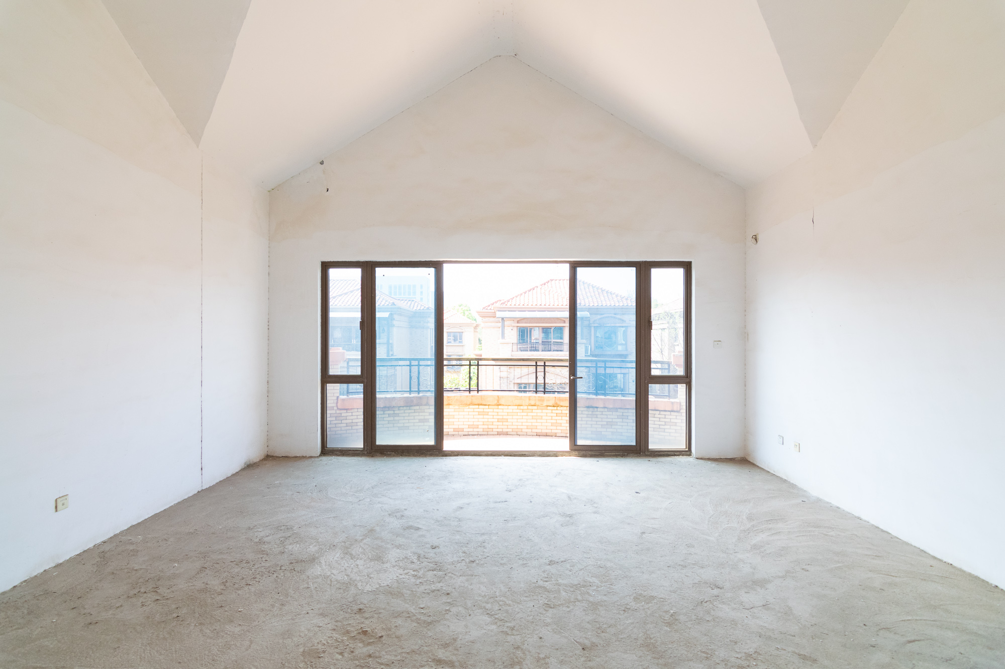 盈峰翠邸  7室3厅6卫   1080.00万 盈峰翠邸  7室3厅6卫   1080.00万卧室