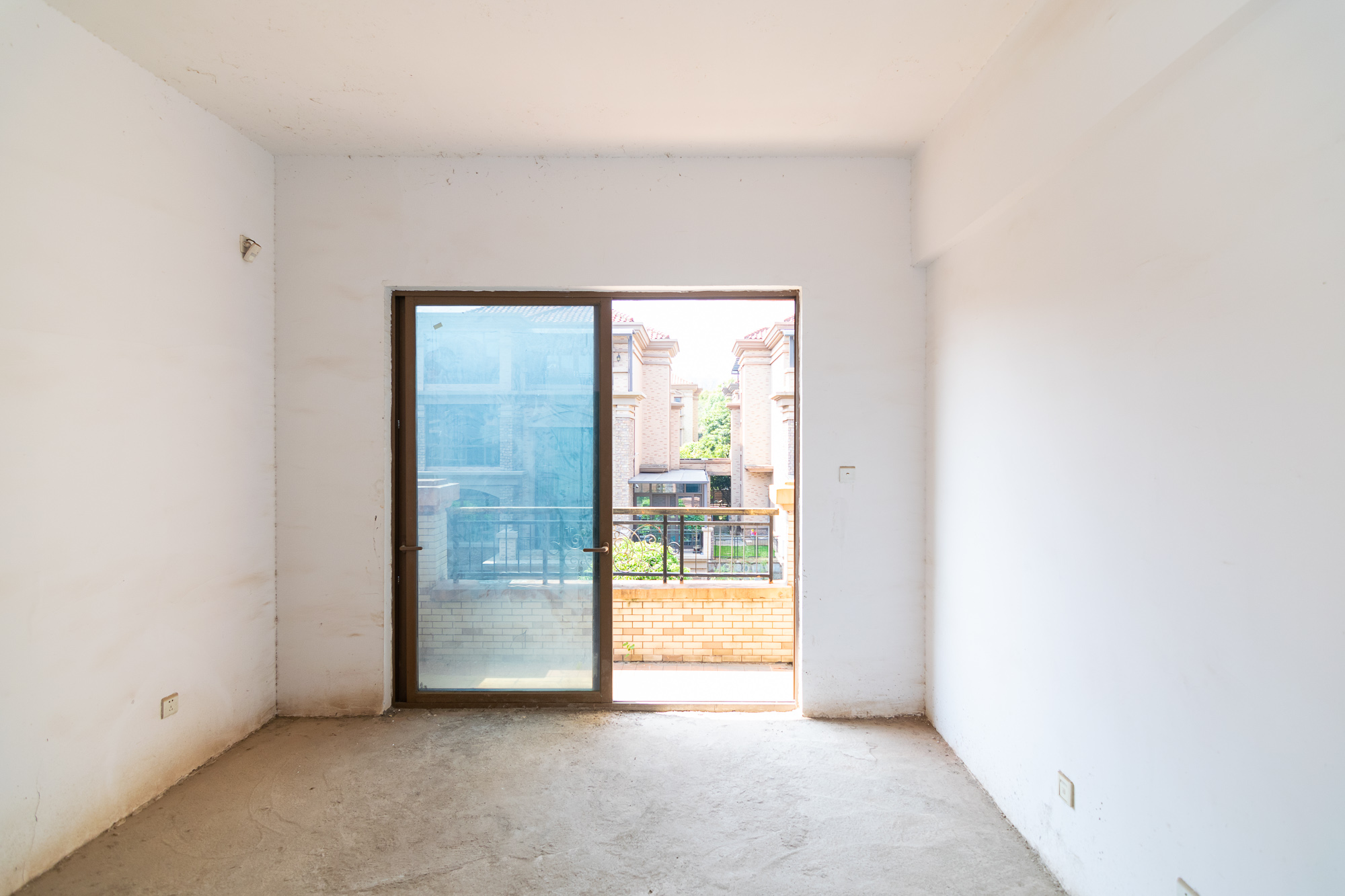 盈峰翠邸  7室3厅6卫   1080.00万 盈峰翠邸  7室3厅6卫   1080.00万卧室