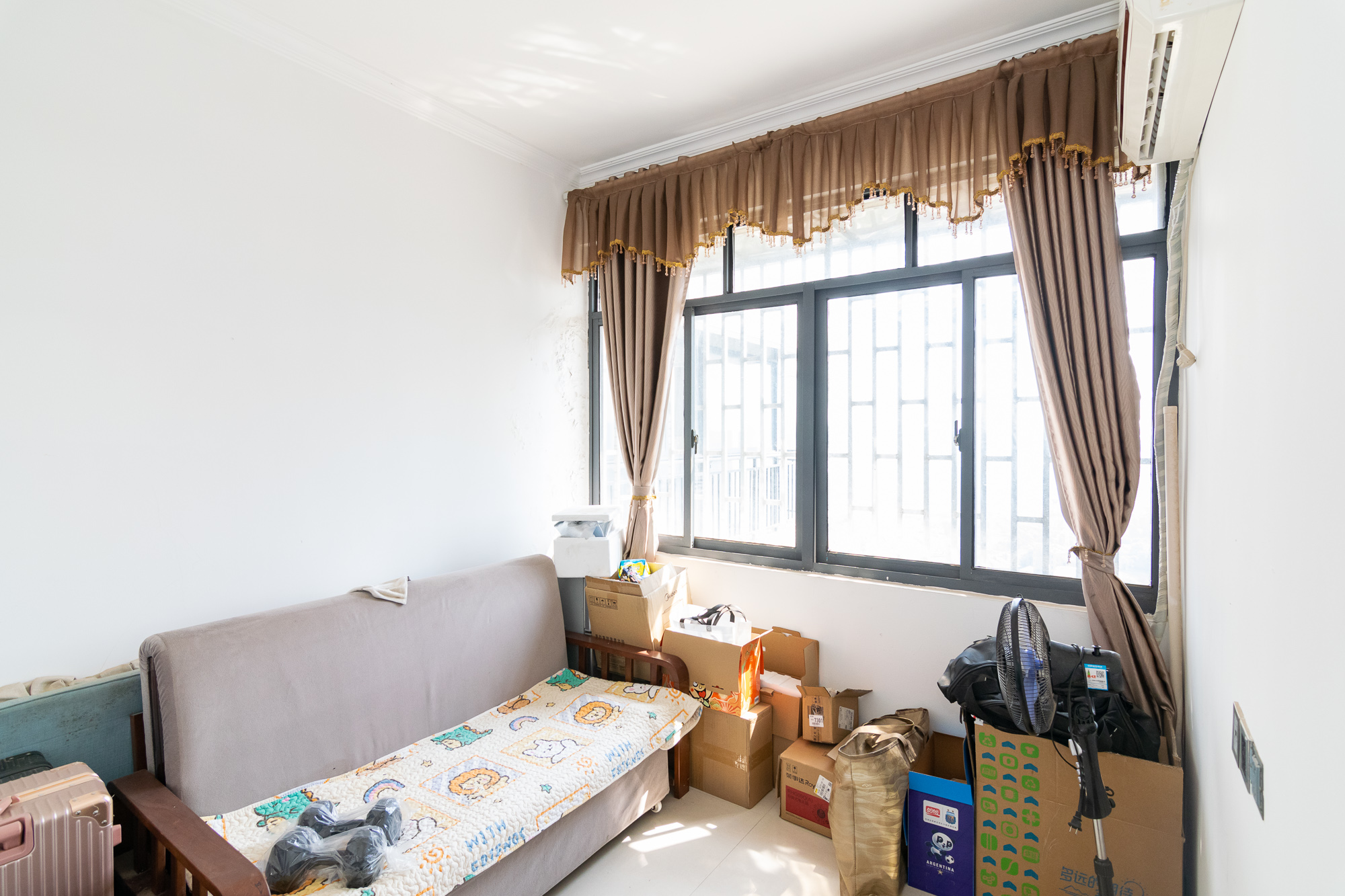 浩龙音乐界 3室2厅1卫 55.00万 浩龙音乐界 3室2厅1卫 55.00万卧室