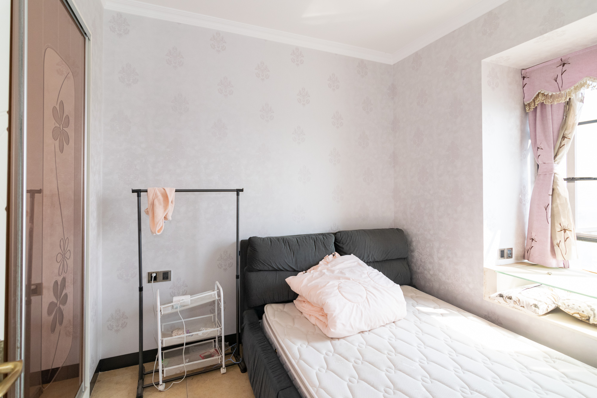 浩龙音乐界 3室2厅1卫 55.00万 浩龙音乐界 3室2厅1卫 55.00万卧室