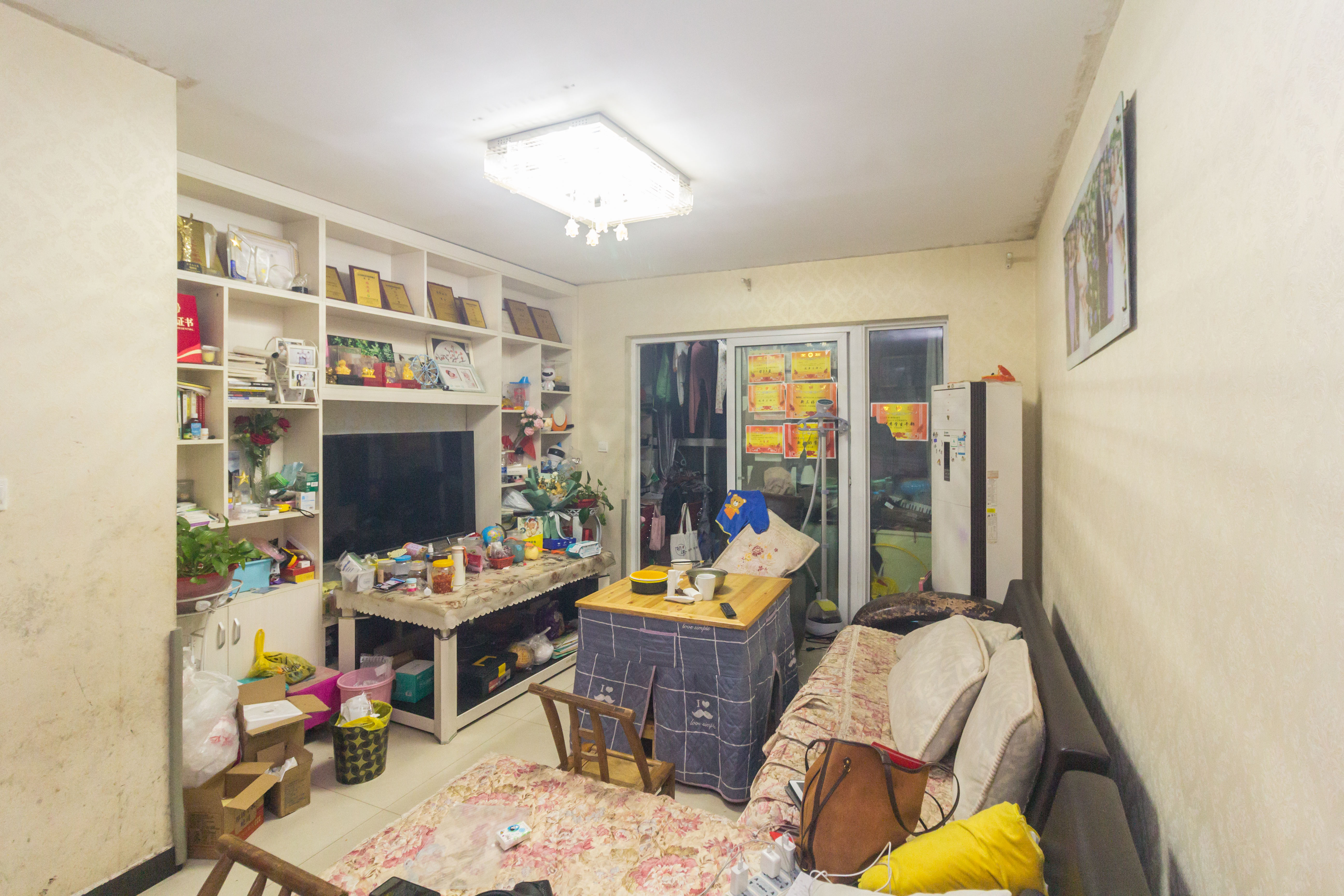 东业苹果社区  3室2厅1卫    55.2万客厅