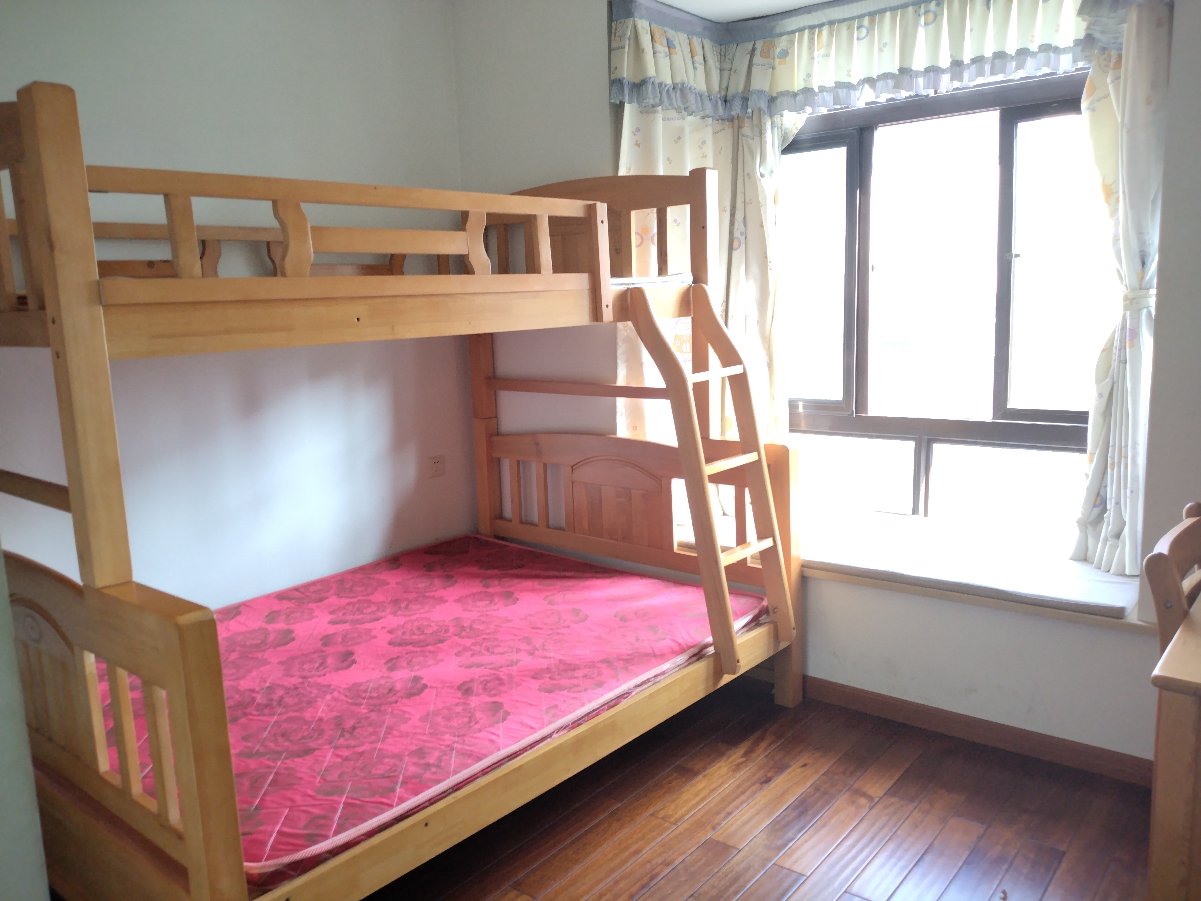 华府龙苑 2室2厅1卫 65.0万 华府龙苑 2室2厅1卫 65.0万室内图